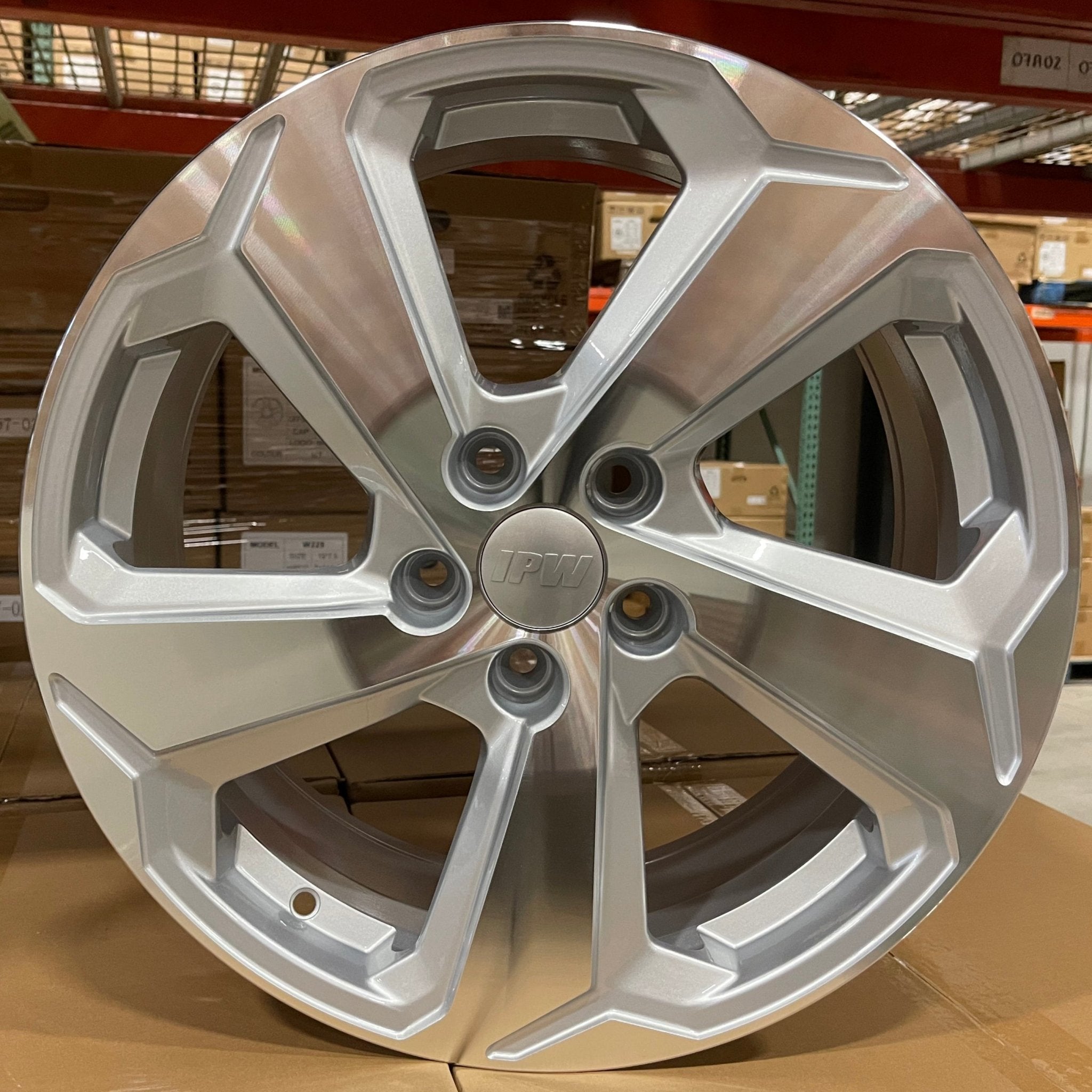 W215 1719 Silver Machined Face 18x7.5 ET35 5x114.3 CB73.1 - Gun Hill Tire House (WTW - WHOLESALE TIRES & WHEELS)