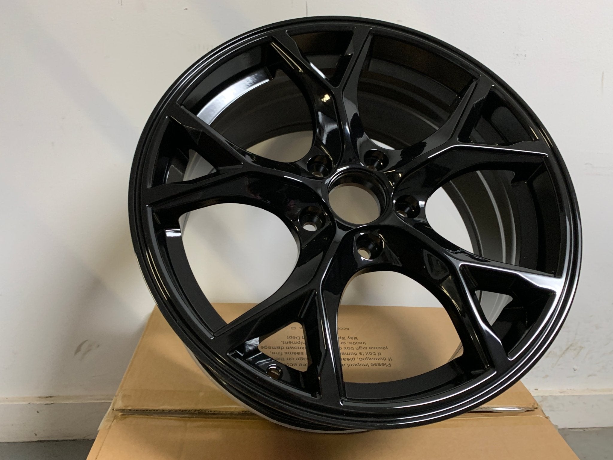 W313 Gloss Black 17x7.5 Et42 5x114.3 CB64.1 - Gun Hill Tire House (WTW - WHOLESALE TIRES & WHEELS)
