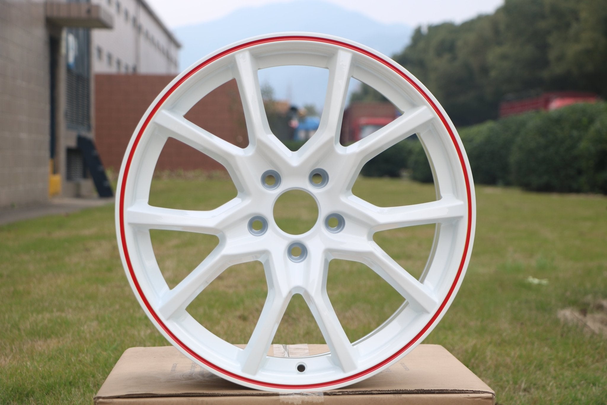W314 1418 White Red Lip 18x8.0 ET41 5x114.3 CB73.1 - Gun Hill Tire House (WTW - WHOLESALE TIRES & WHEELS)