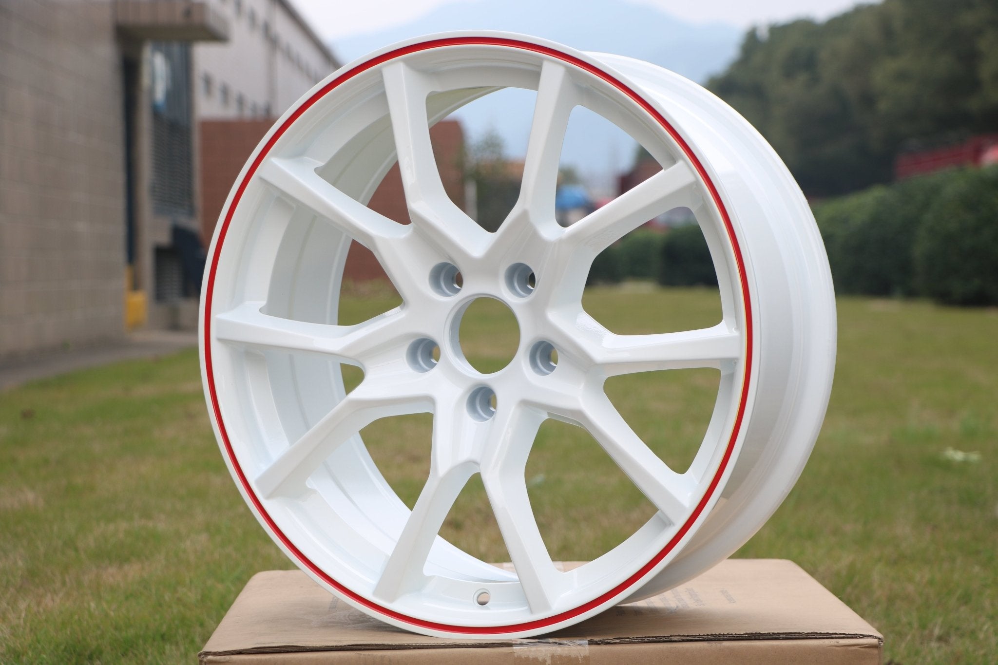 W314 1418 White Red Lip 18x8.0 ET41 5x114.3 CB73.1 - Gun Hill Tire House (WTW - WHOLESALE TIRES & WHEELS)