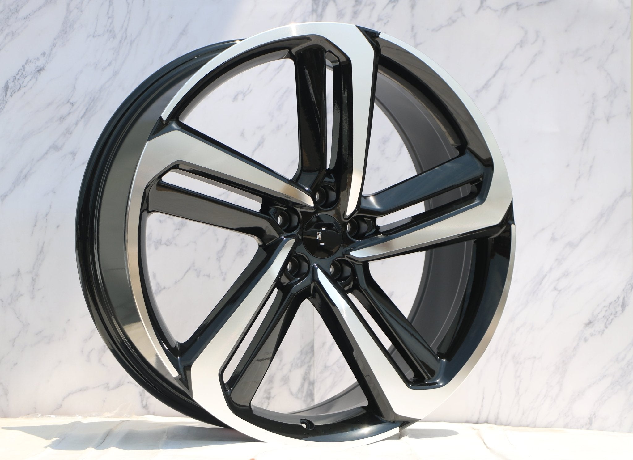 W315 1352 Black Machined Face 22*8.5 Et45 5x114.3 CB64.1 C1352 - B - Gun Hill Tire House (WTW - WHOLESALE TIRES & WHEELS)