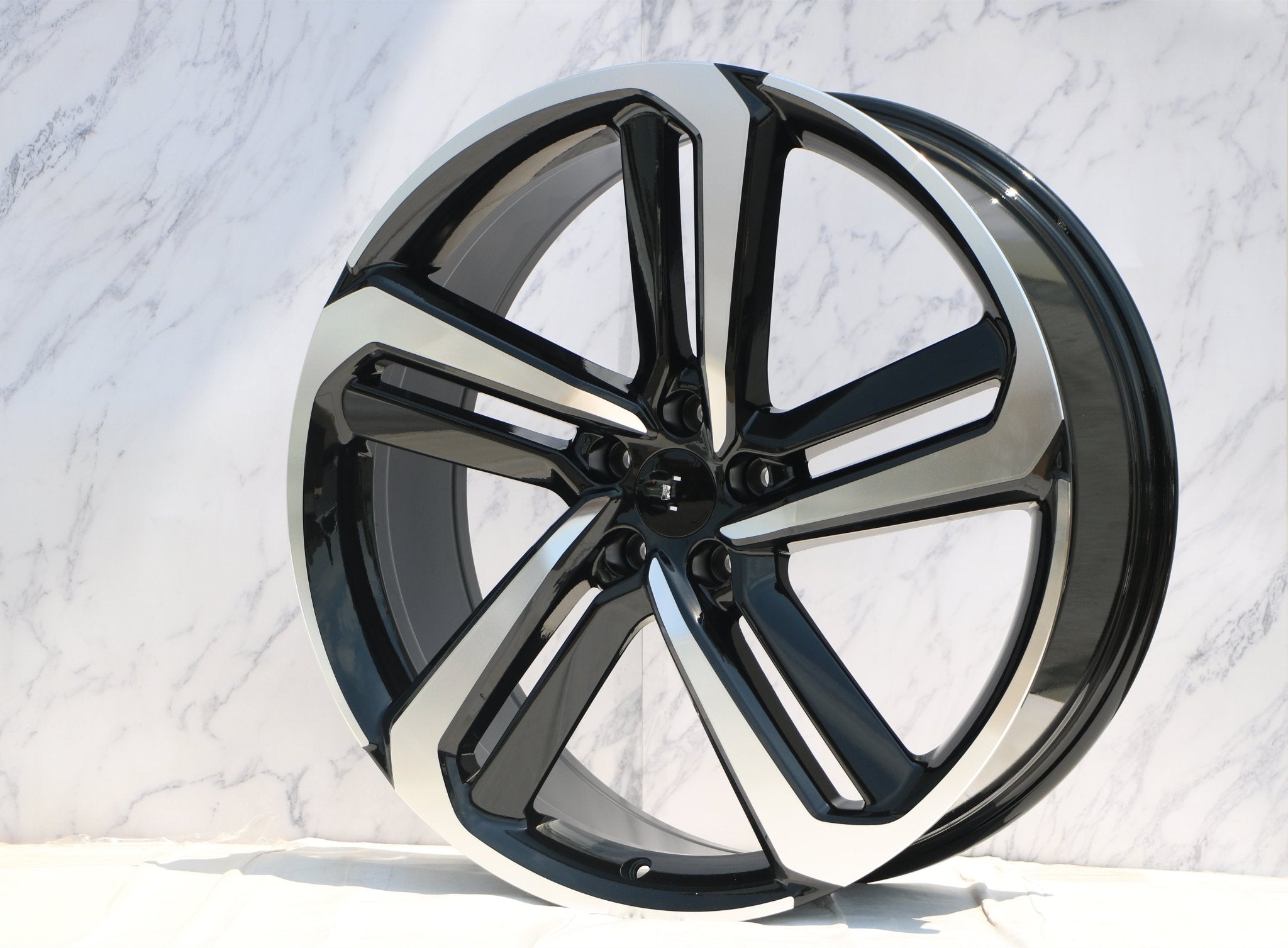 W315 1352 Black Machined Face 22*8.5 Et45 5x114.3 CB64.1 C1352 - B - Gun Hill Tire House (WTW - WHOLESALE TIRES & WHEELS)
