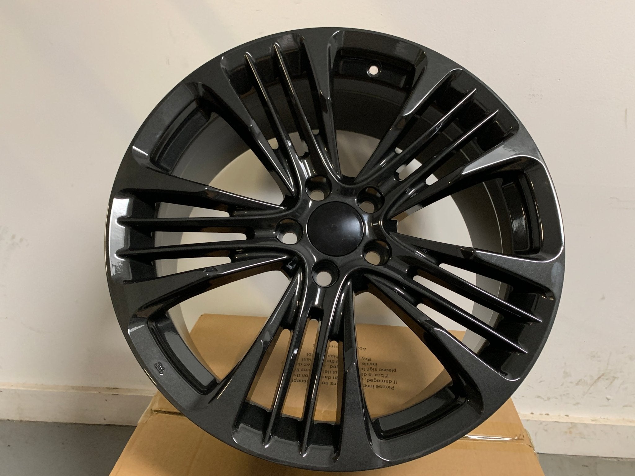W318 1467 Dark Black Gunmetal 19x8.5 ET50 5x114.3 CB64.1 - Gun Hill Tire House (WTW - WHOLESALE TIRES & WHEELS)