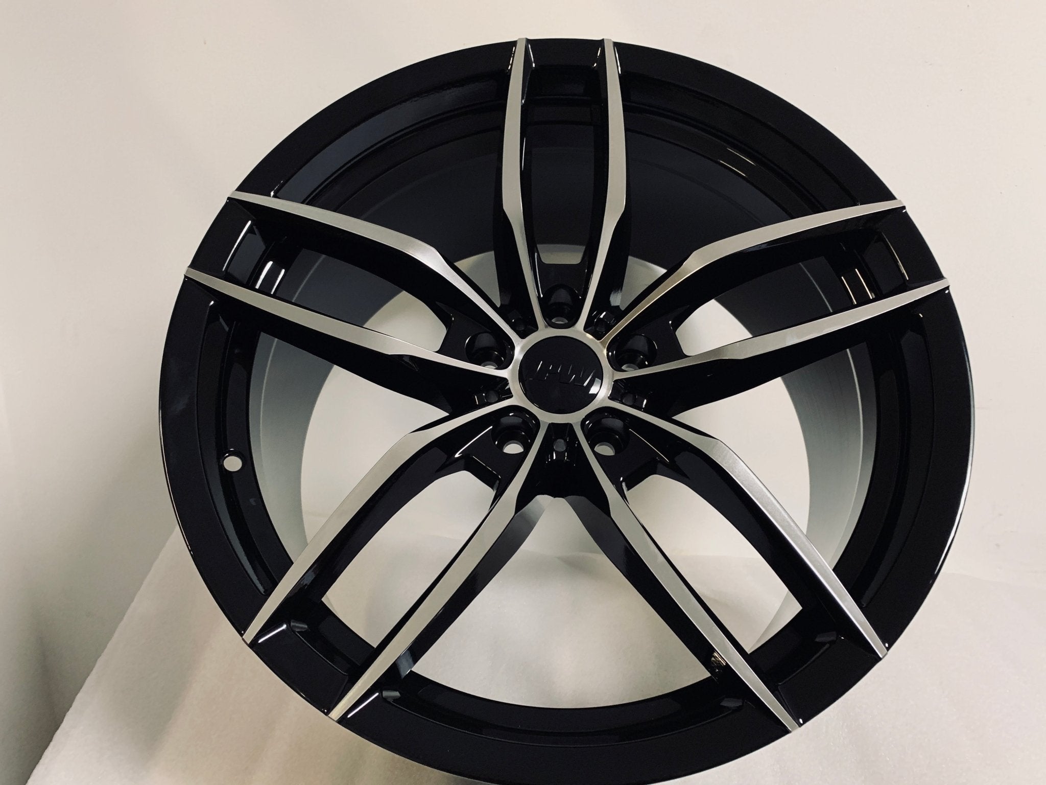 W524 D1407 20x9.5 Black Machined Face 20x8.5 Et35 5x114.3 CB73.1 - Gun Hill Tire House (WTW - WHOLESALE TIRES & WHEELS)