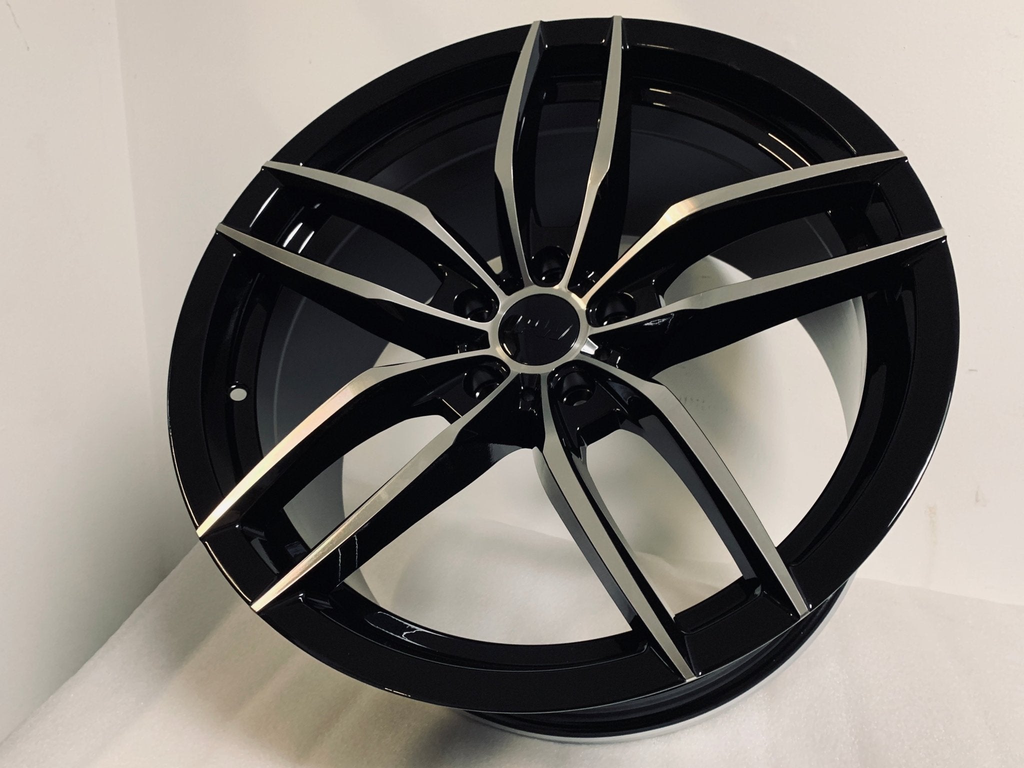 W524 D1407 20x8.5 Black Machined Face 20x8.5 Et35 5x114.3 CB73.1 - Gun Hill Tire House (WTW - WHOLESALE TIRES & WHEELS)