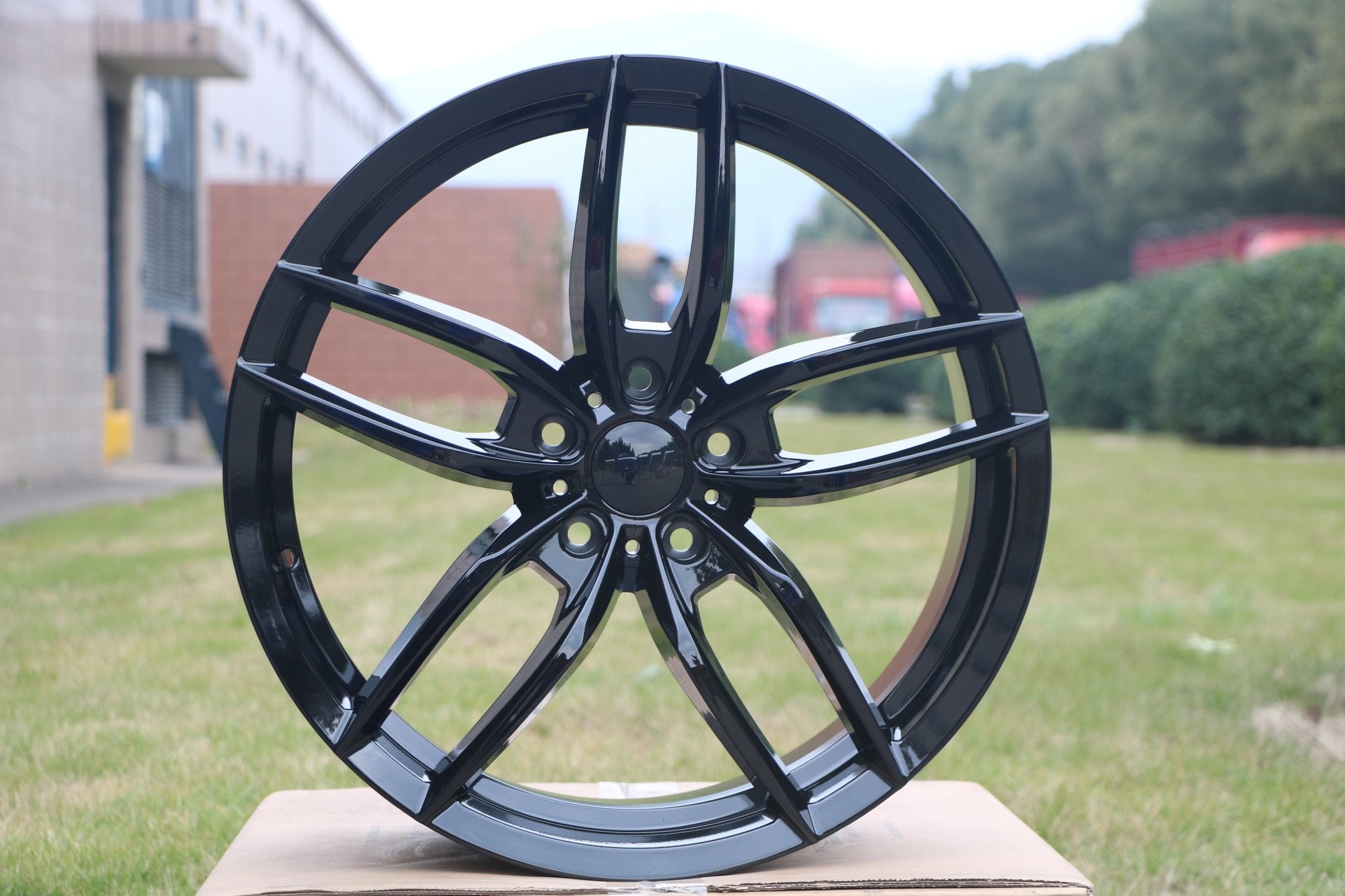 W524 D1407 20x9.5 Gloss Black 20x8.5 Et35 5x114.3 CB73.1 - Gun Hill Tire House (WTW - WHOLESALE TIRES & WHEELS)