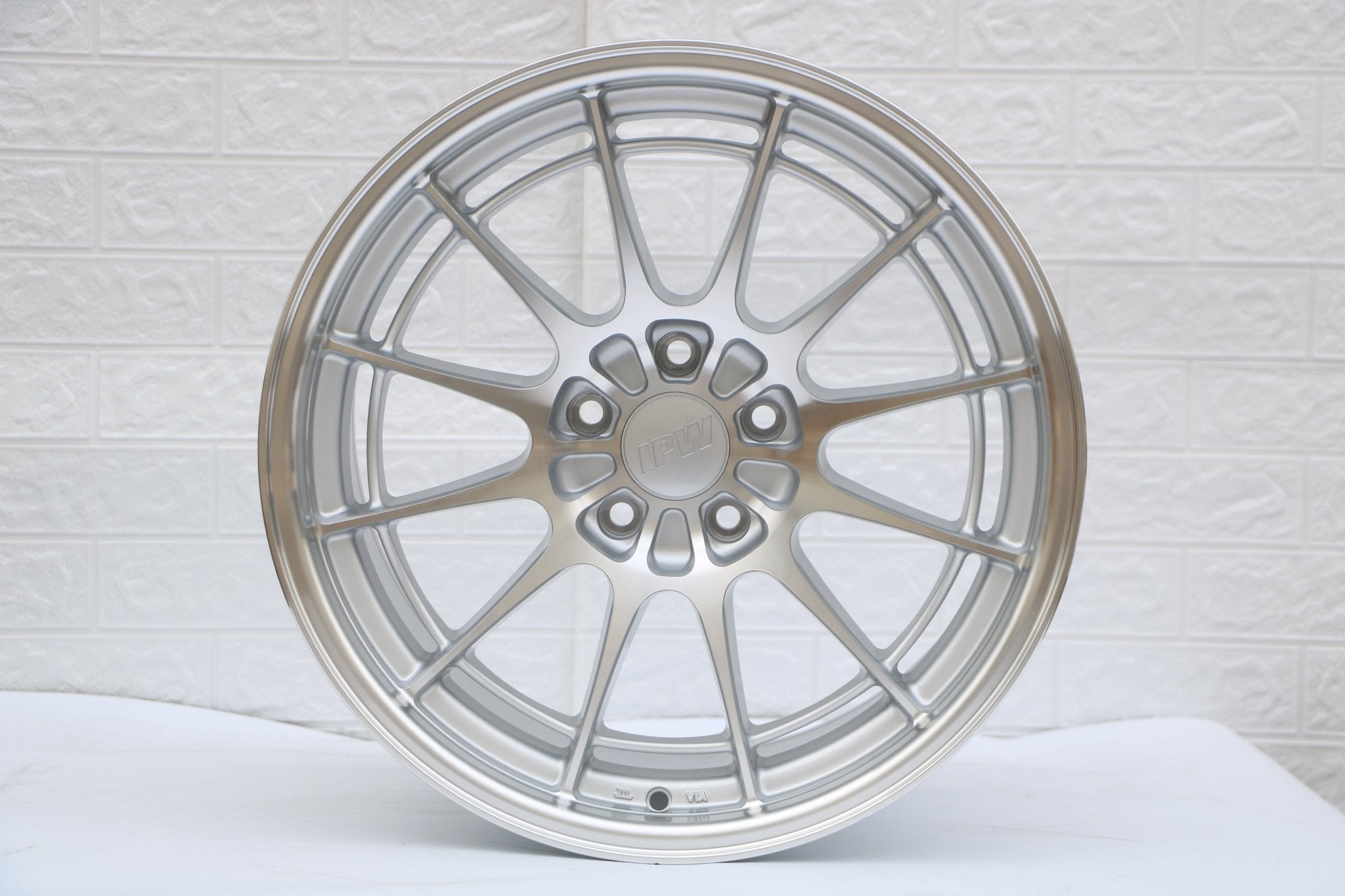W569 XH064 Silver Machined Face 19x8.5 ET35 5x114.3 CB73.1 - Gun Hill Tire House (WTW - WHOLESALE TIRES & WHEELS)