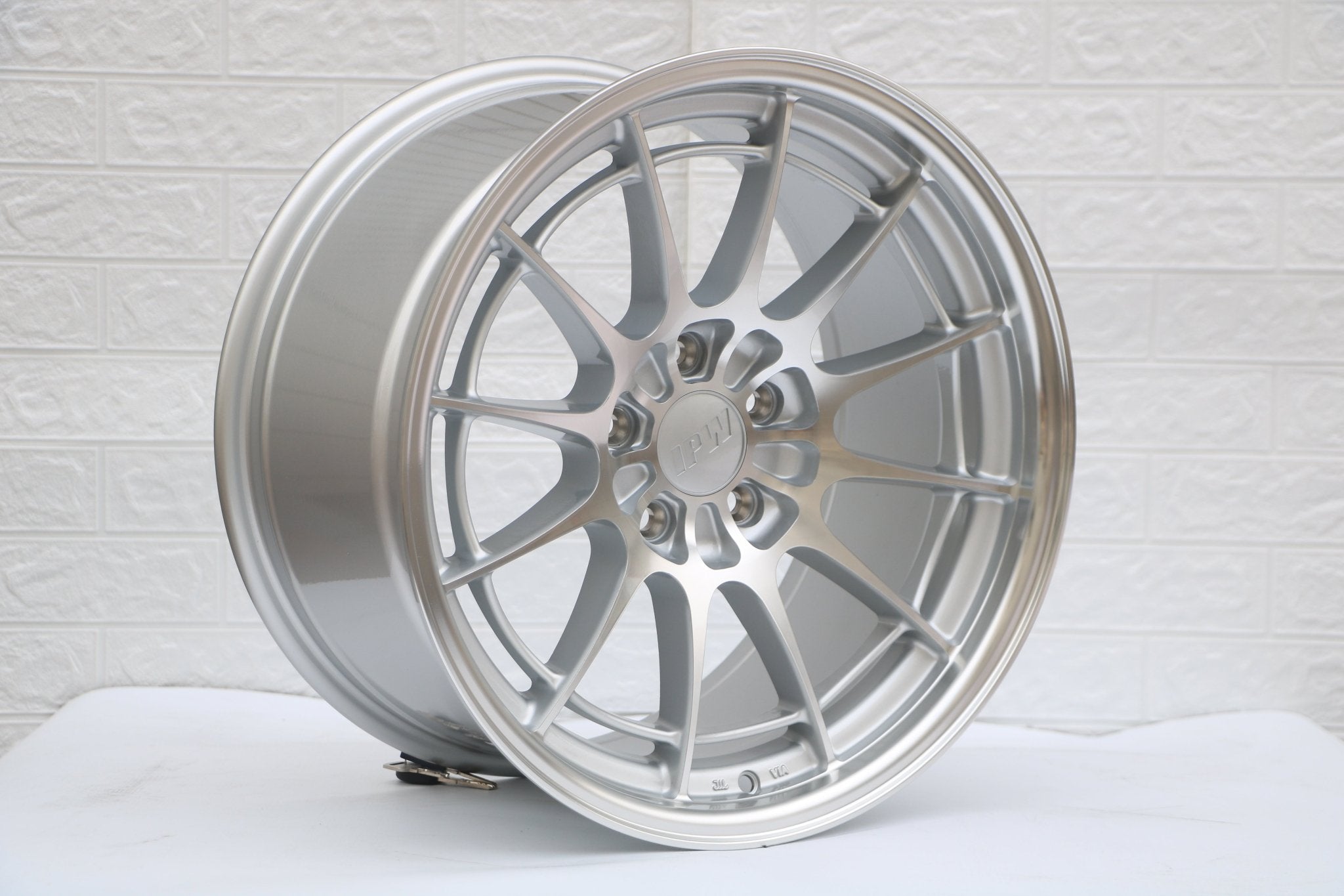 W569 XH064 Silver Machined Face 19x8.5 ET35 5x114.3 CB73.1 - Gun Hill Tire House (WTW - WHOLESALE TIRES & WHEELS)