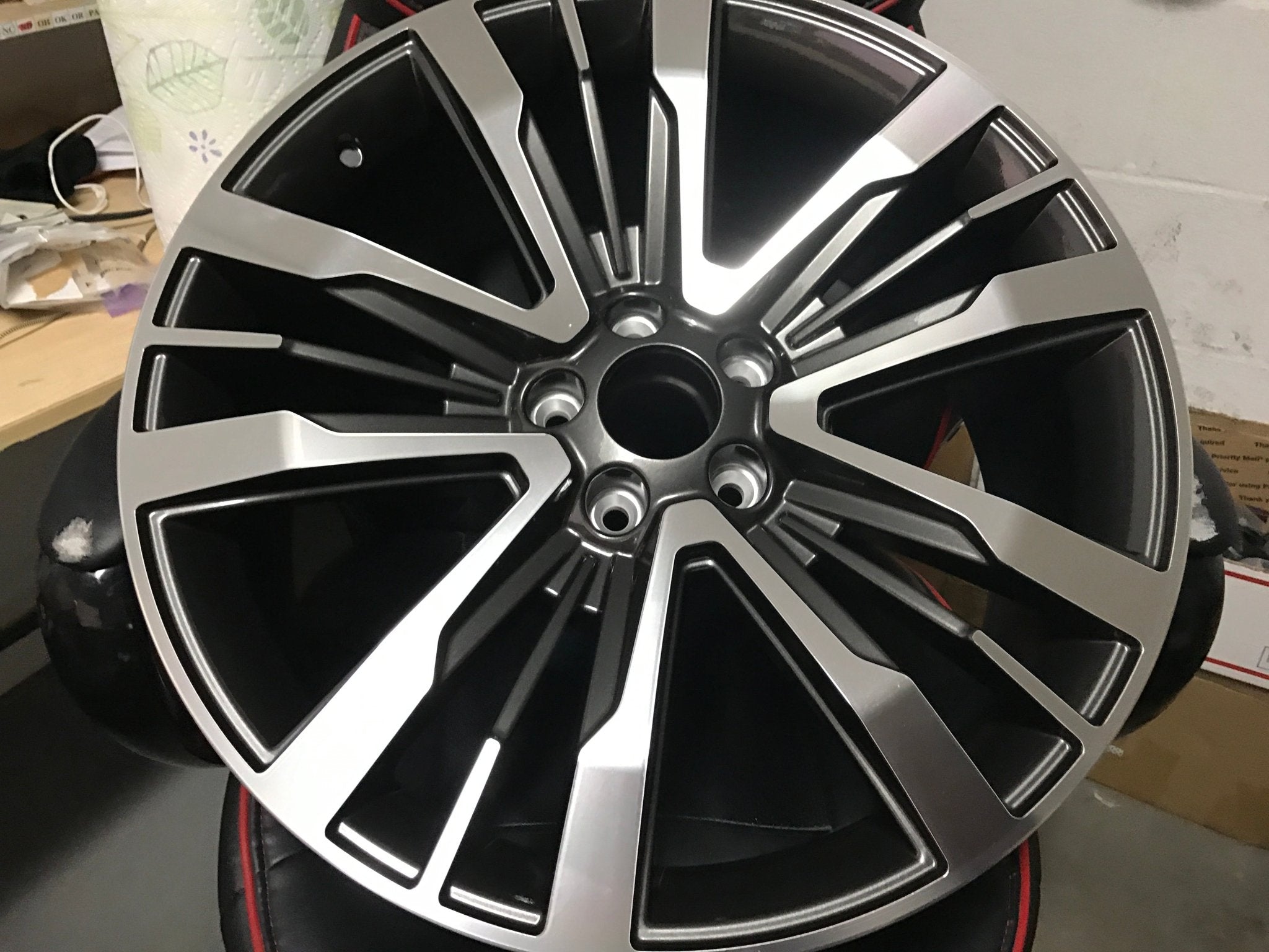 W592 Gunmetal Machined Face 20x8.5 ET44 5x114.3 CB63.4 - Gun Hill Tire House (WTW - WHOLESALE TIRES & WHEELS)