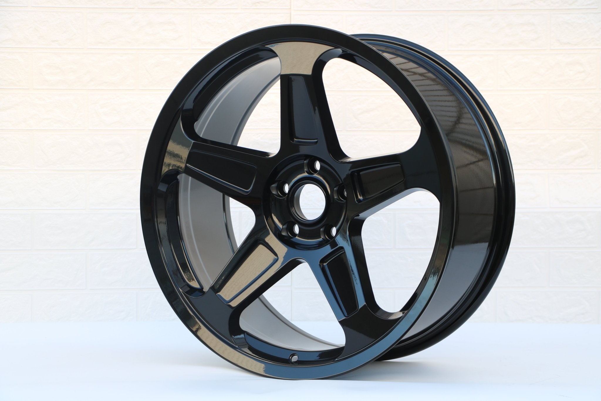 W597 1393 Gloss Black 22x9.0 ET20 CB71.5 5x115 - Gun Hill Tire House (WTW - WHOLESALE TIRES & WHEELS)