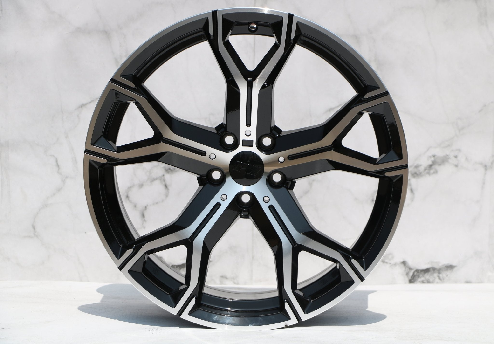 W702 D1538 Black Machined Face 22x9.5 ET37 5x120 CB74.1 - Gun Hill Tire House (WTW - WHOLESALE TIRES & WHEELS)