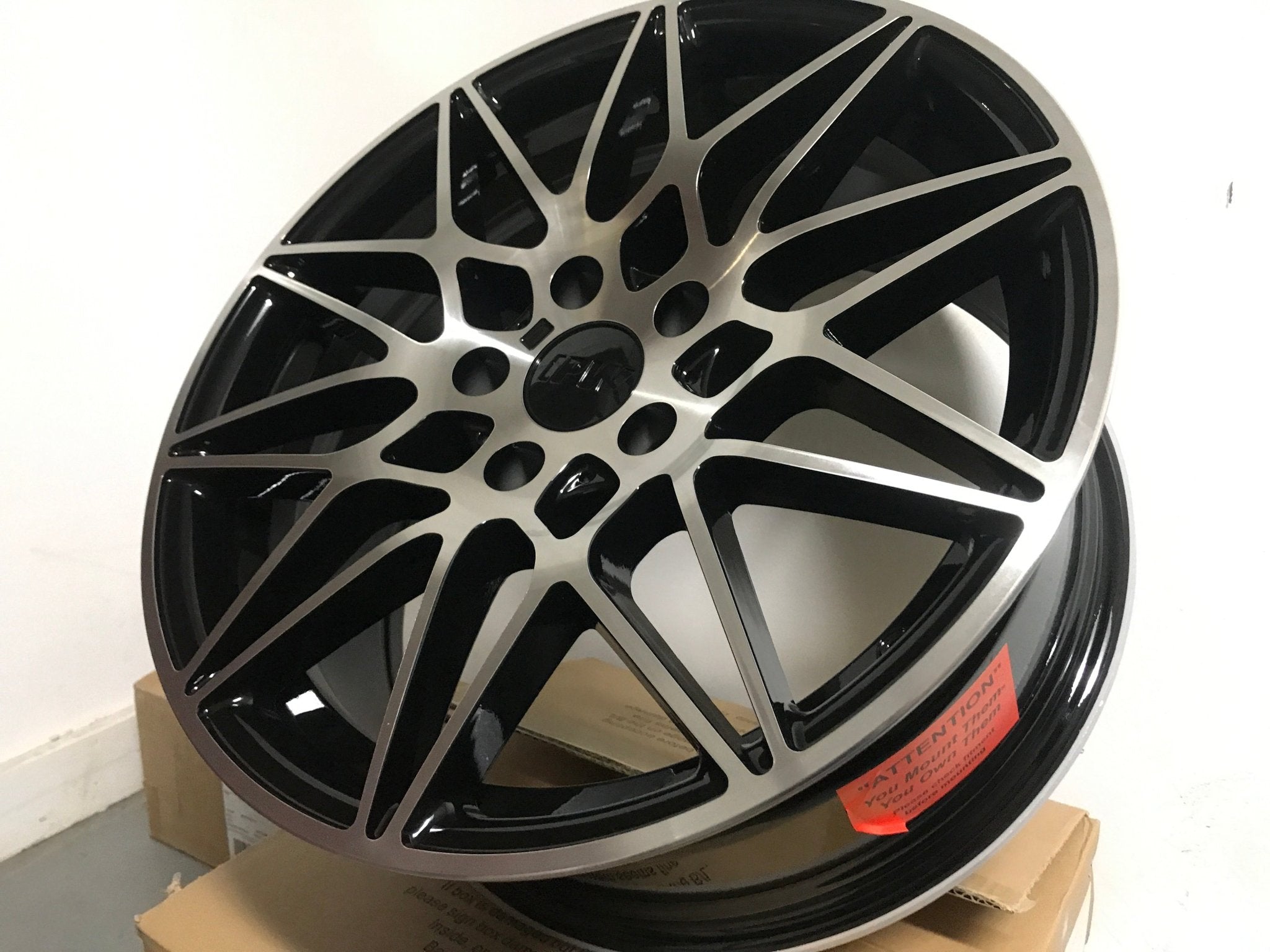 W709 D1147 Black Machined Face 19x9.5 ET34 5x120 CB72.6 - Gun Hill Tire House (WTW - WHOLESALE TIRES & WHEELS)