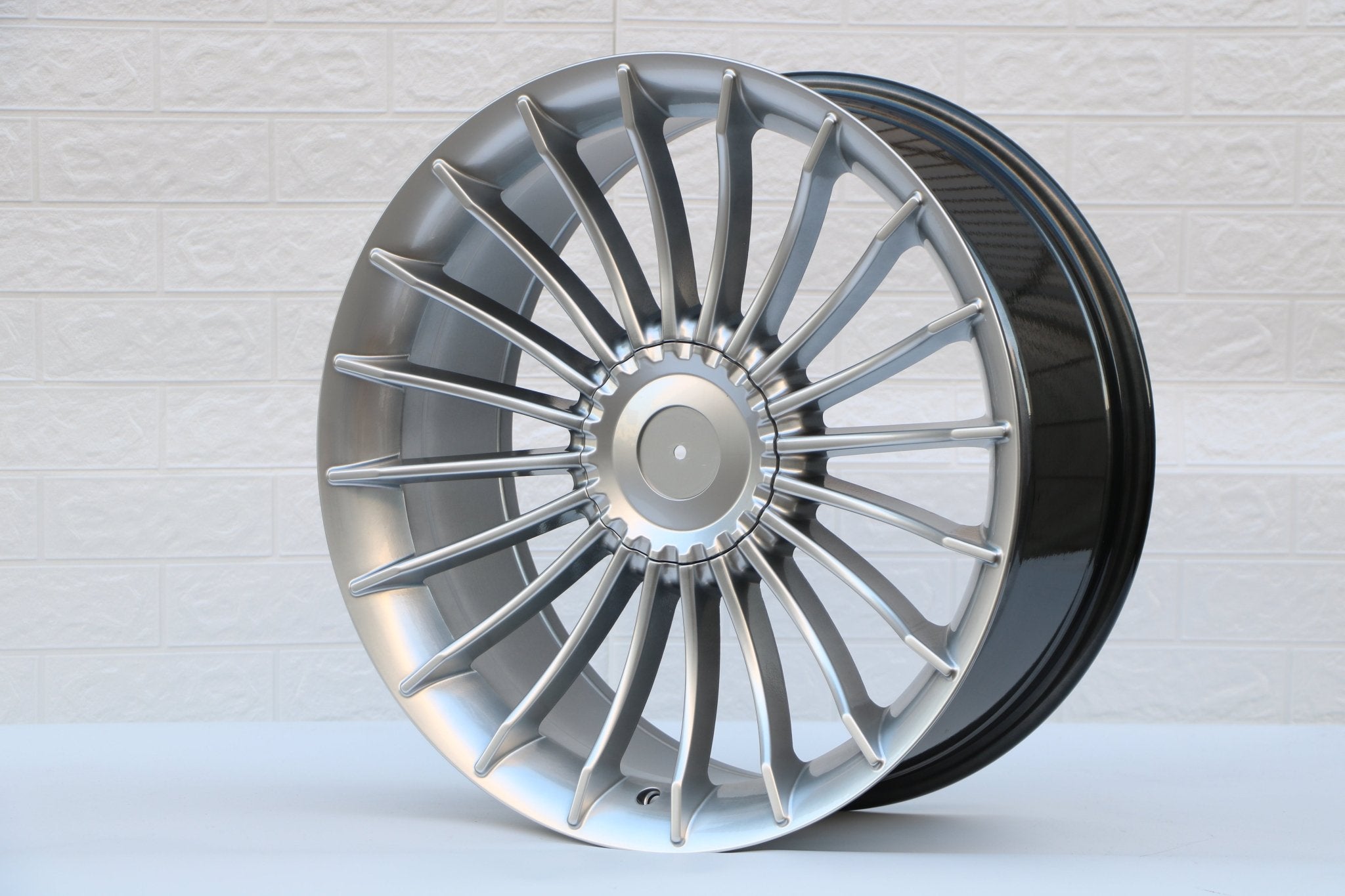 W724 Hyper Silver 20x9.5 ET20 CB72.6 5x112/120 - Gun Hill Tire House (WTW - WHOLESALE TIRES & WHEELS)