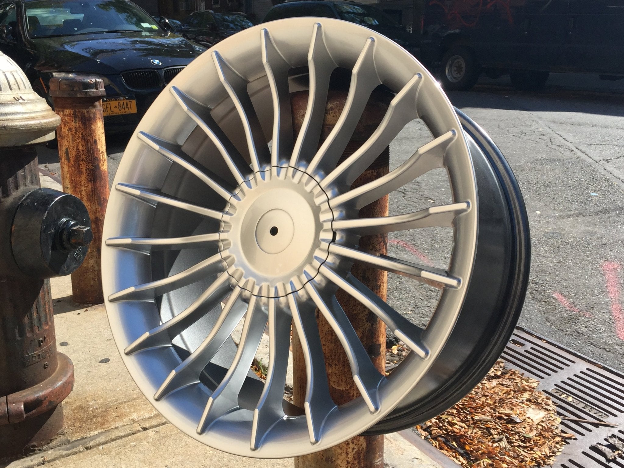 W724 Hyper Silver 20x9.5 ET20 CB72.6 5x112/120 - Gun Hill Tire House (WTW - WHOLESALE TIRES & WHEELS)