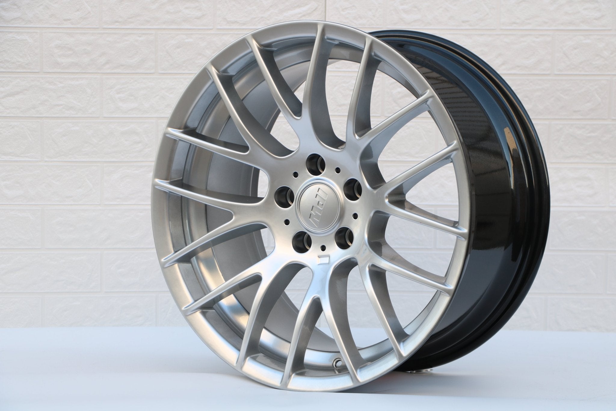 W725 Hyper Silver 19*8.5 ET35 5*120 CB72.56 - Gun Hill Tire House (WTW - WHOLESALE TIRES & WHEELS)