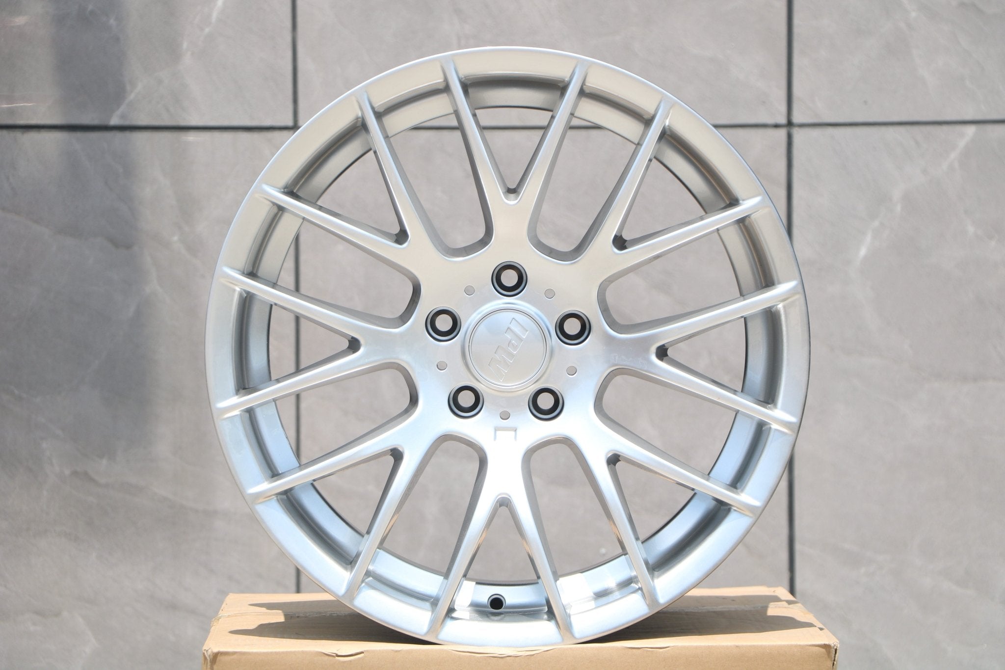 W725 Hyper Silver 19*8.5 ET35 5*120 CB72.56 - Gun Hill Tire House (WTW - WHOLESALE TIRES & WHEELS)