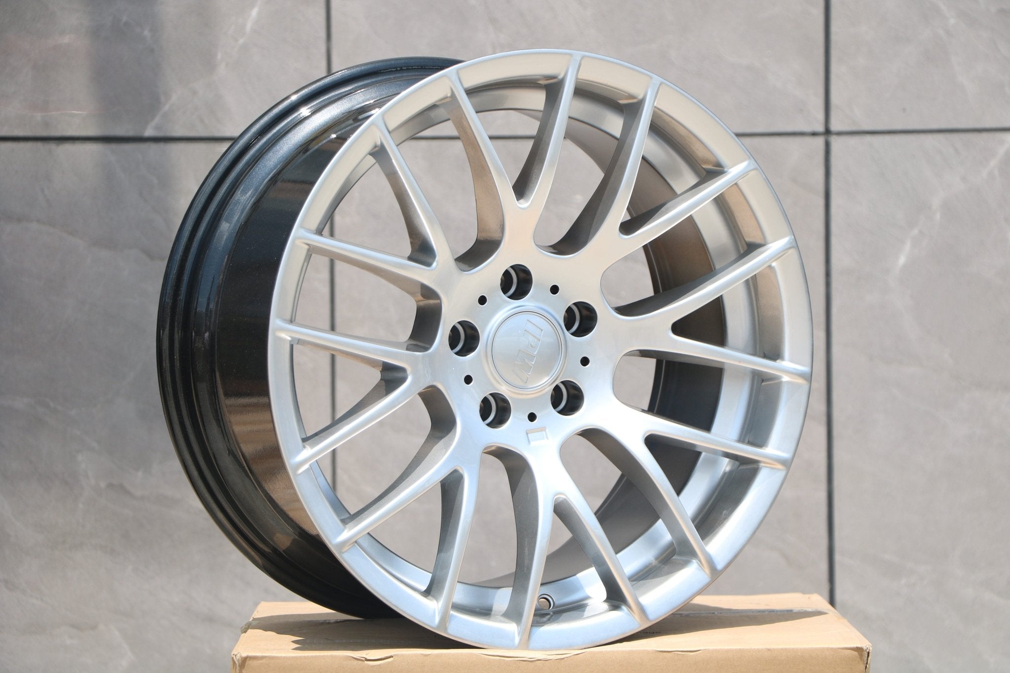 W725 Hyper Silver 19*8.5 ET35 5*120 CB72.56 - Gun Hill Tire House (WTW - WHOLESALE TIRES & WHEELS)
