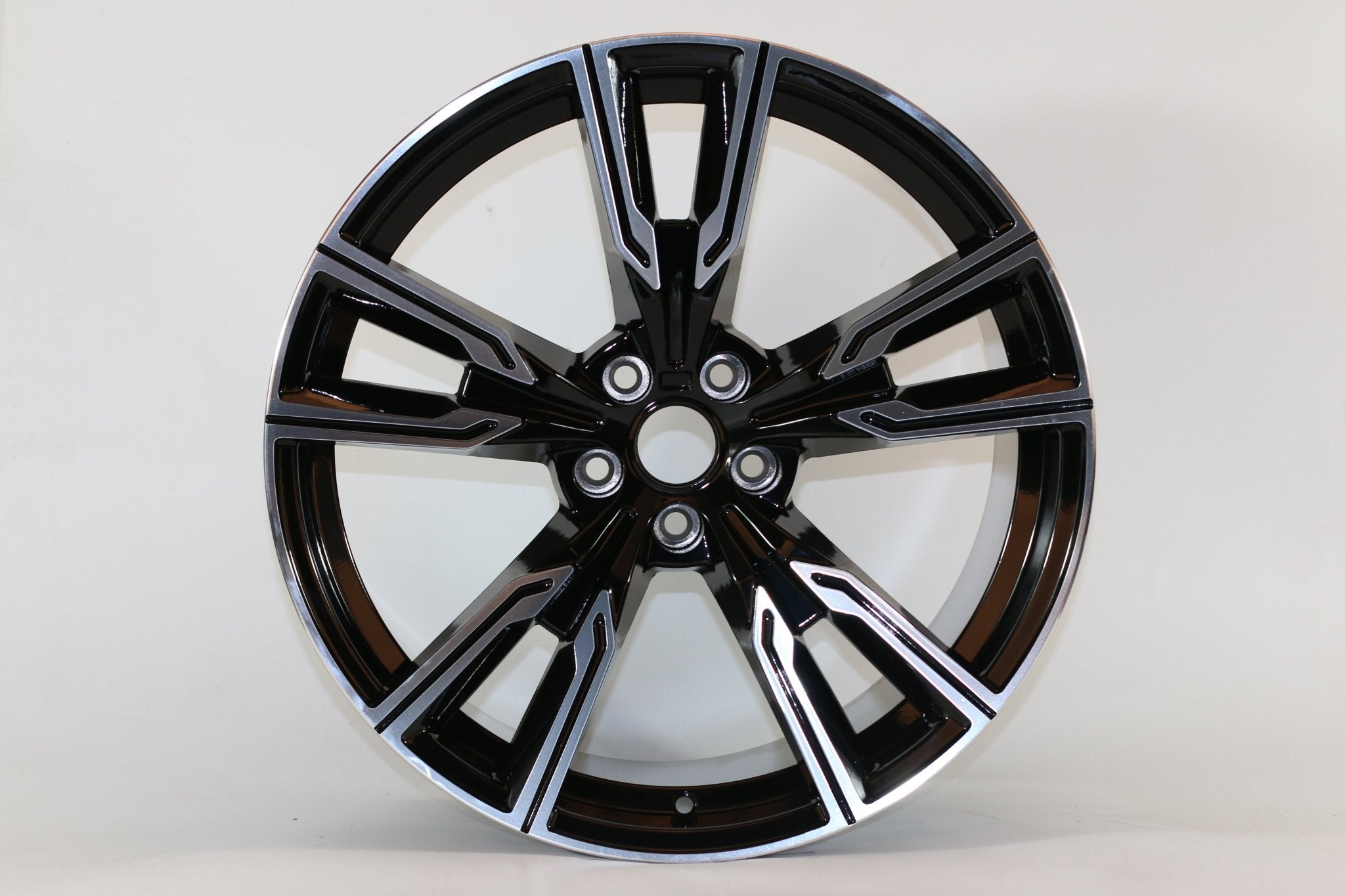 W743 7113 Black Machined Face 22x9.5 ET40 5x120 CB74.1 - Gun Hill Tire House (WTW - WHOLESALE TIRES & WHEELS)