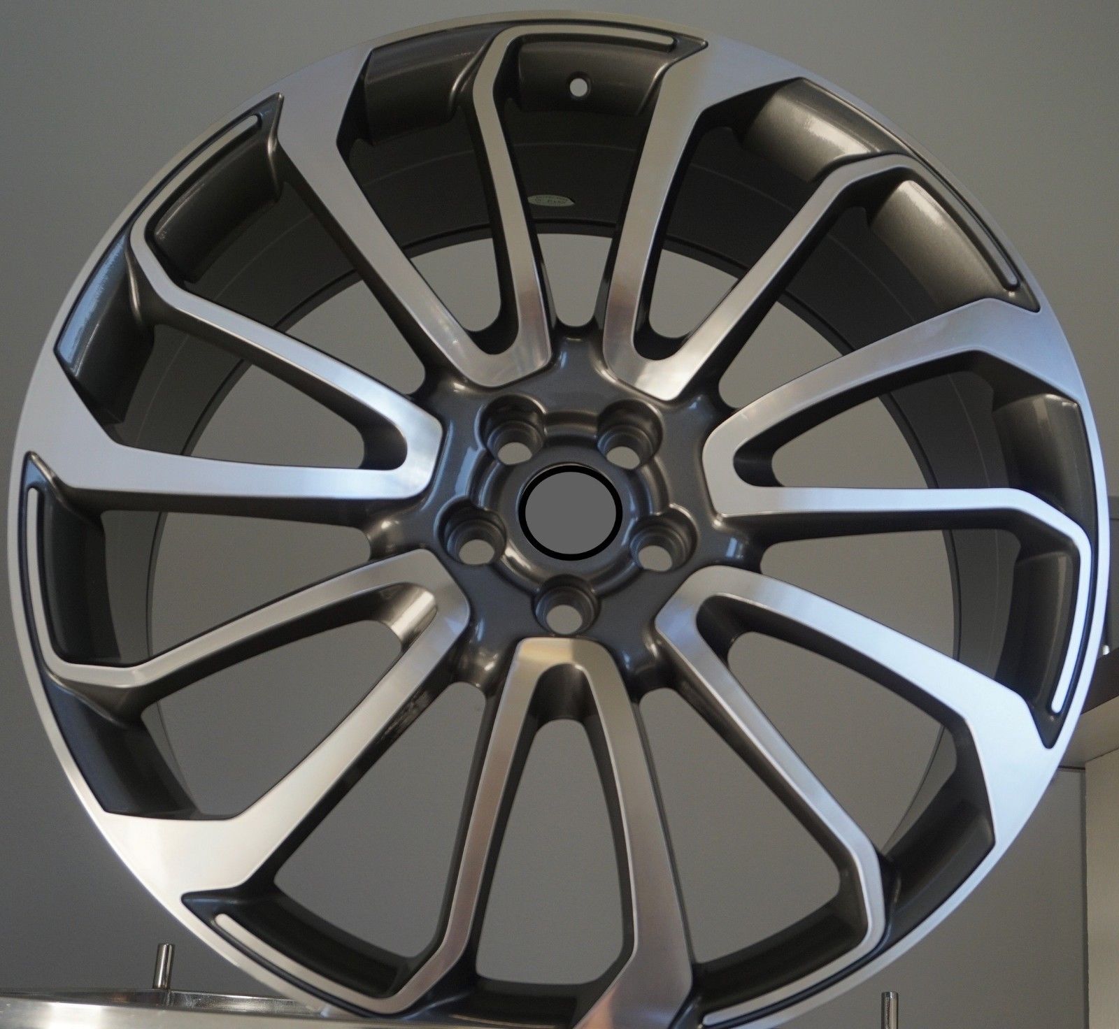 W795 Gunmetal Machined Face 20*9.5 ET45 5*120 CB72.6 - Gun Hill Tire House (WTW - WHOLESALE TIRES & WHEELS)