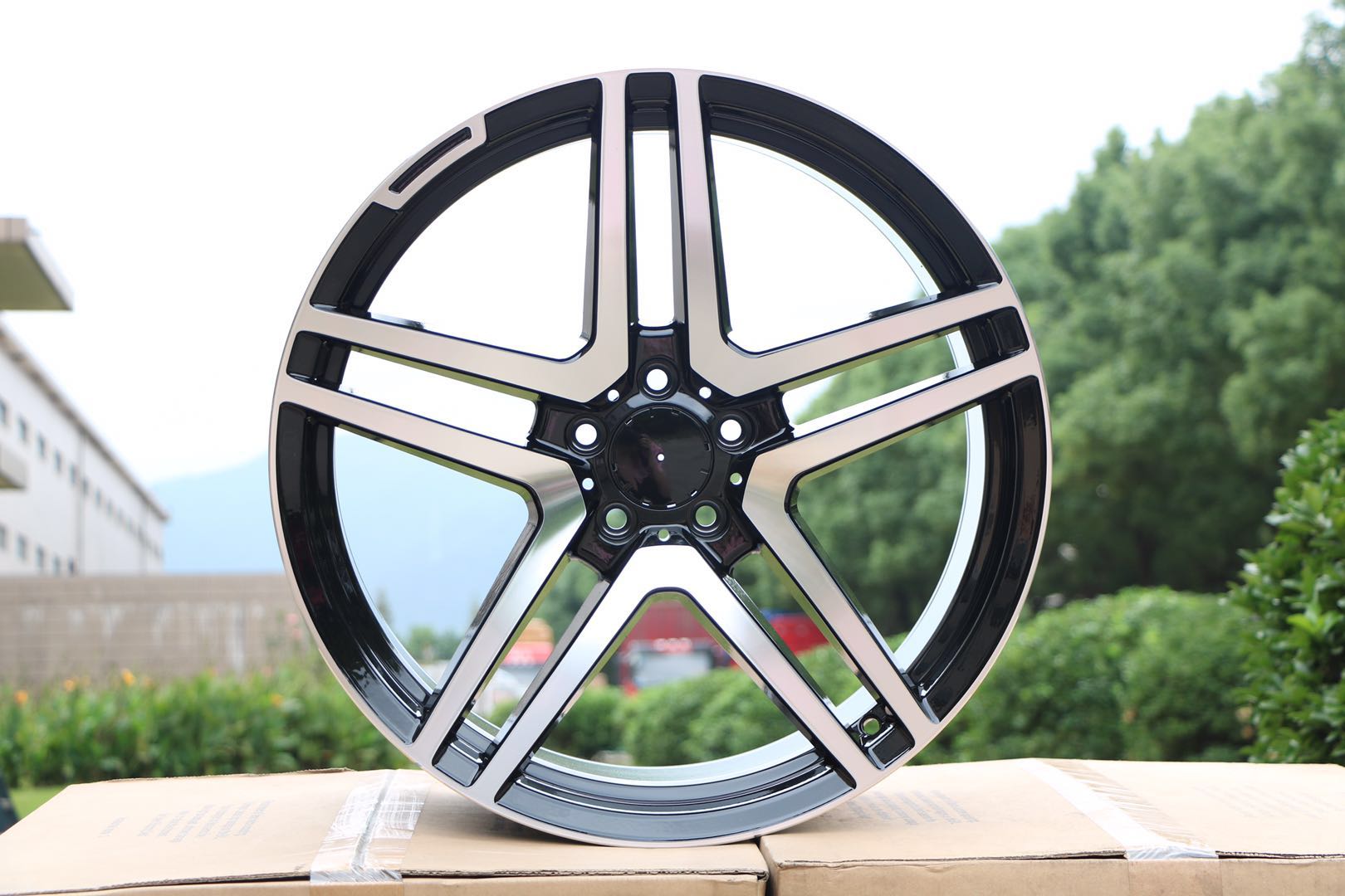 W815 Black Machined Face 18x8.5 ET35 5x112 CB66.6 - Gun Hill Tire House (WTW - WHOLESALE TIRES & WHEELS)