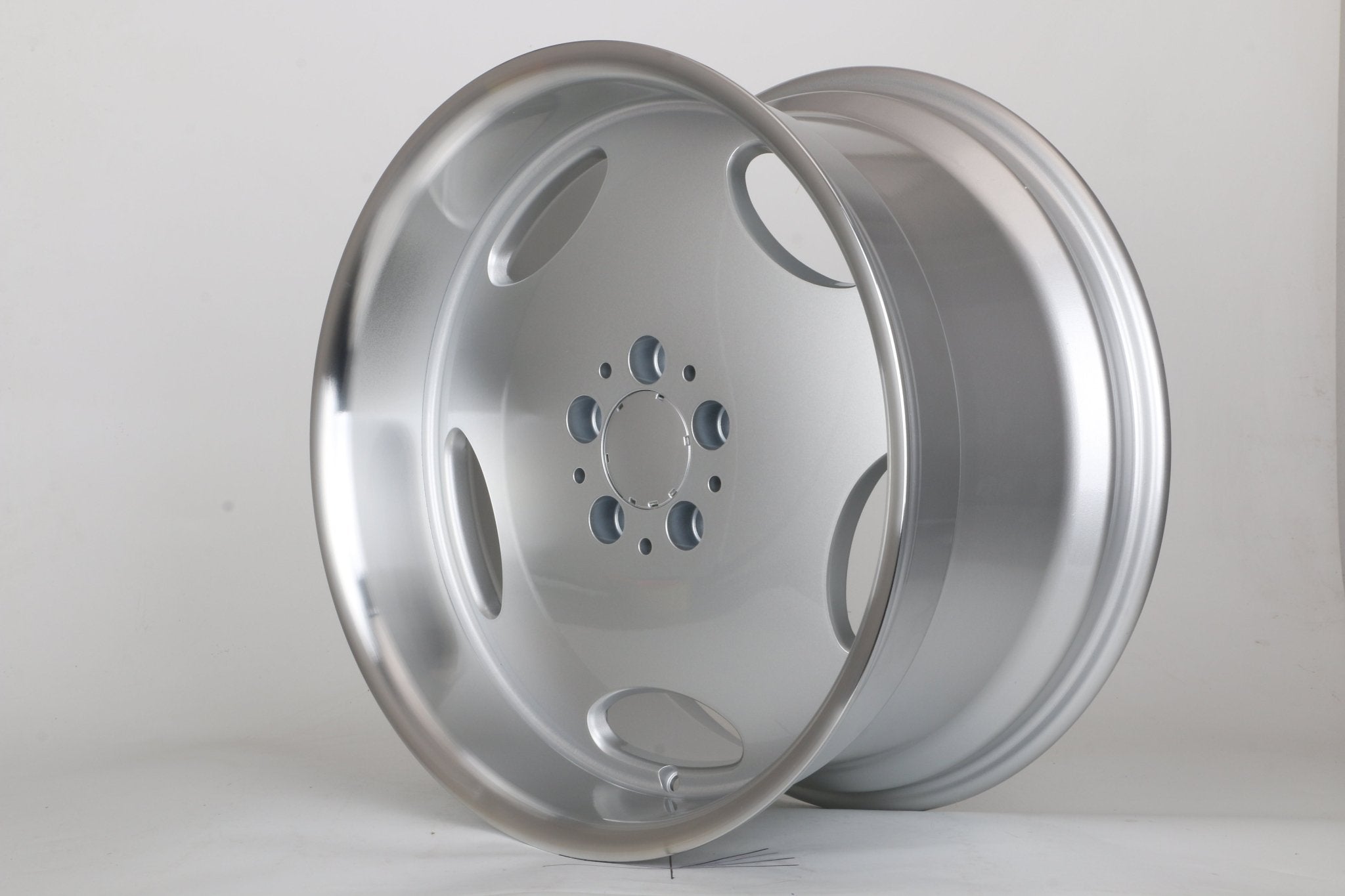 W823 iV - 1406 Silver Machined Lip 18x9 ET35 5x112 CB66.56 - Gun Hill Tire House (WTW - WHOLESALE TIRES & WHEELS)
