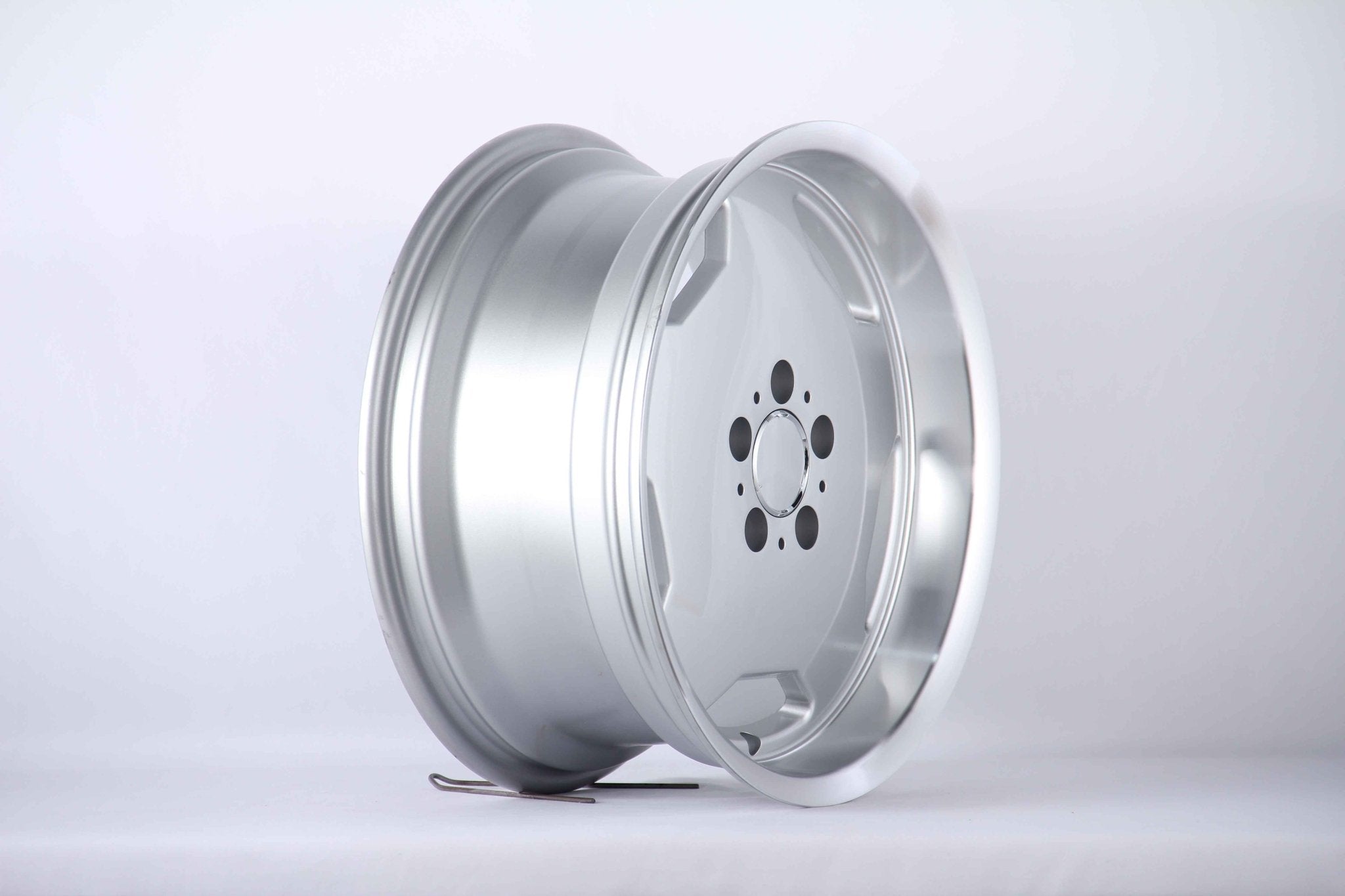 W823 iV - 1406 Silver Machined Lip 18x9 ET35 5x112 CB66.56 - Gun Hill Tire House (WTW - WHOLESALE TIRES & WHEELS)