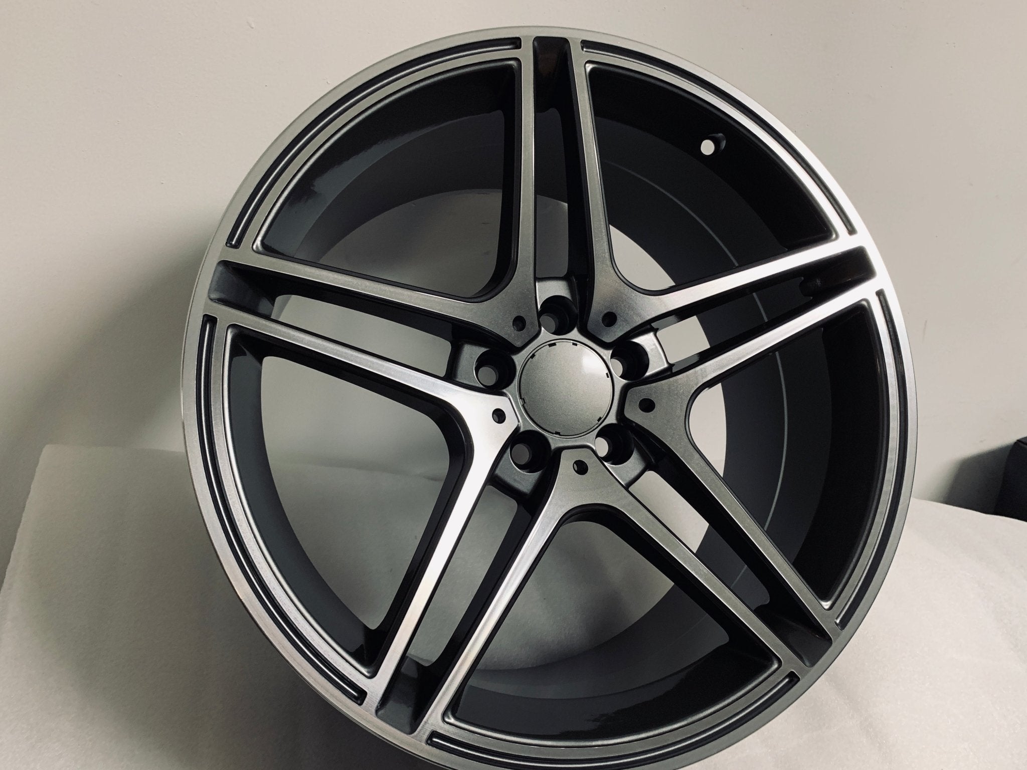 W828 Gunmetal Machined Face 18*9.5 ET35 5*112 CB66.6 - Gun Hill Tire House (WTW - WHOLESALE TIRES & WHEELS)