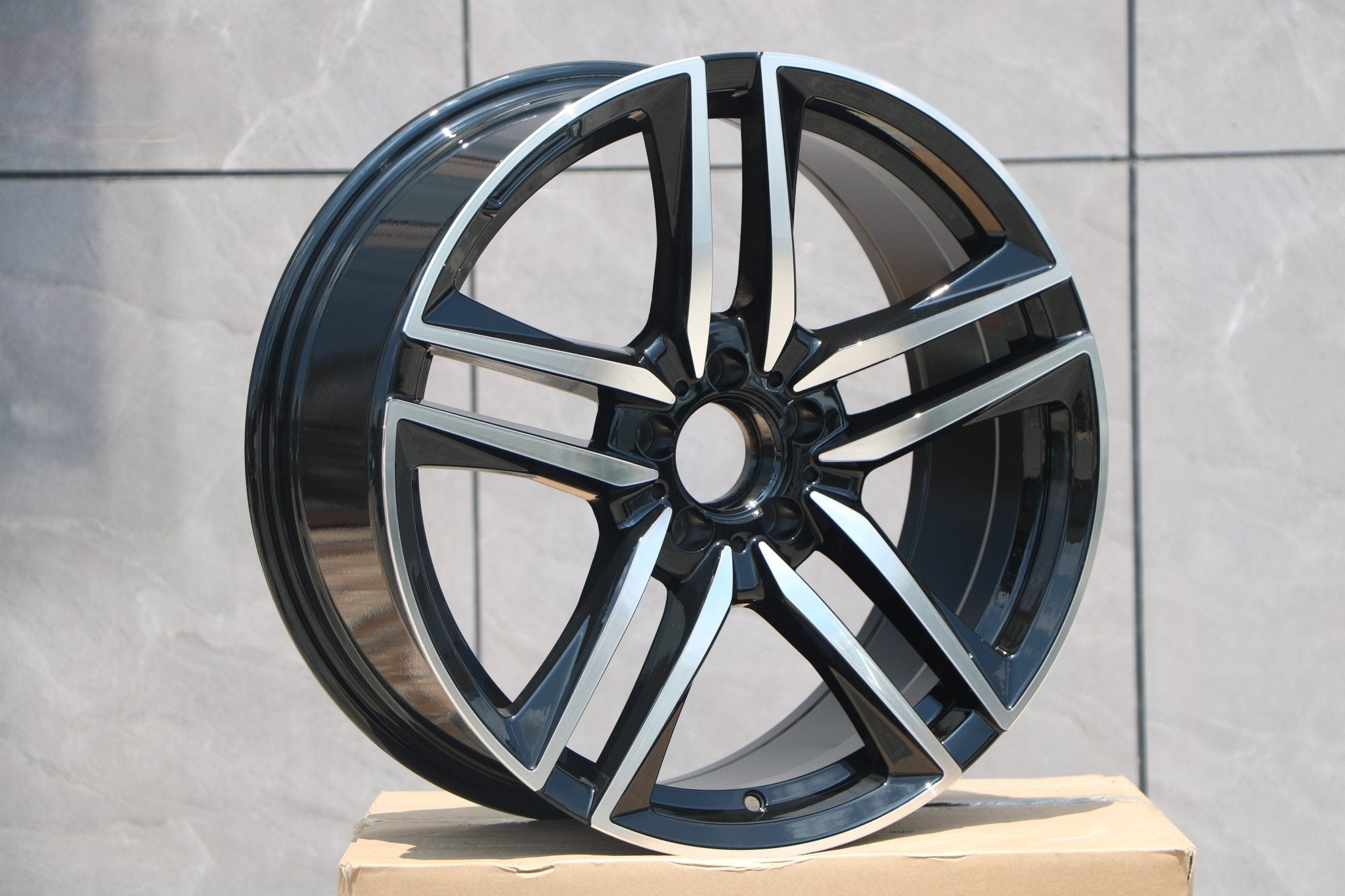 W845 1558 Black Machined Face 19x8.5 ET32 CB66.6 - Gun Hill Tire House (WTW - WHOLESALE TIRES & WHEELS)