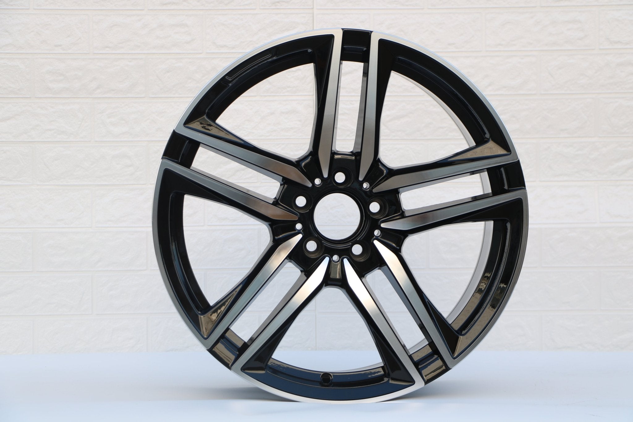 W845 1558 Black Machined Face 19x8.5 ET32 CB66.6 - Gun Hill Tire House (WTW - WHOLESALE TIRES & WHEELS)