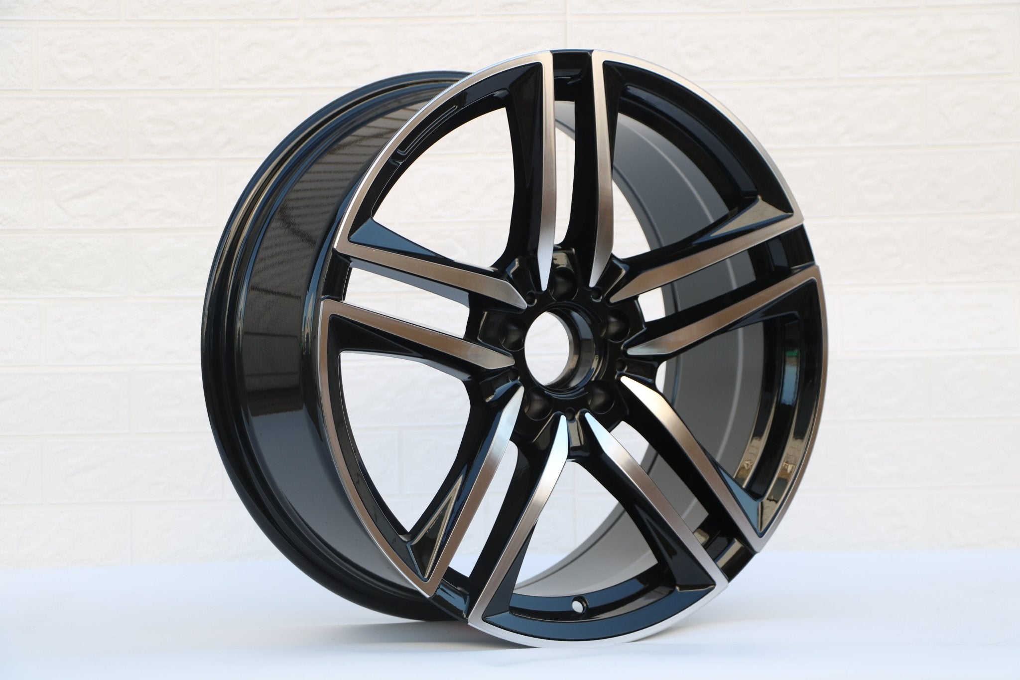 W845 1558 Black Machined Face 19x8.5 ET32 CB66.6 - Gun Hill Tire House (WTW - WHOLESALE TIRES & WHEELS)