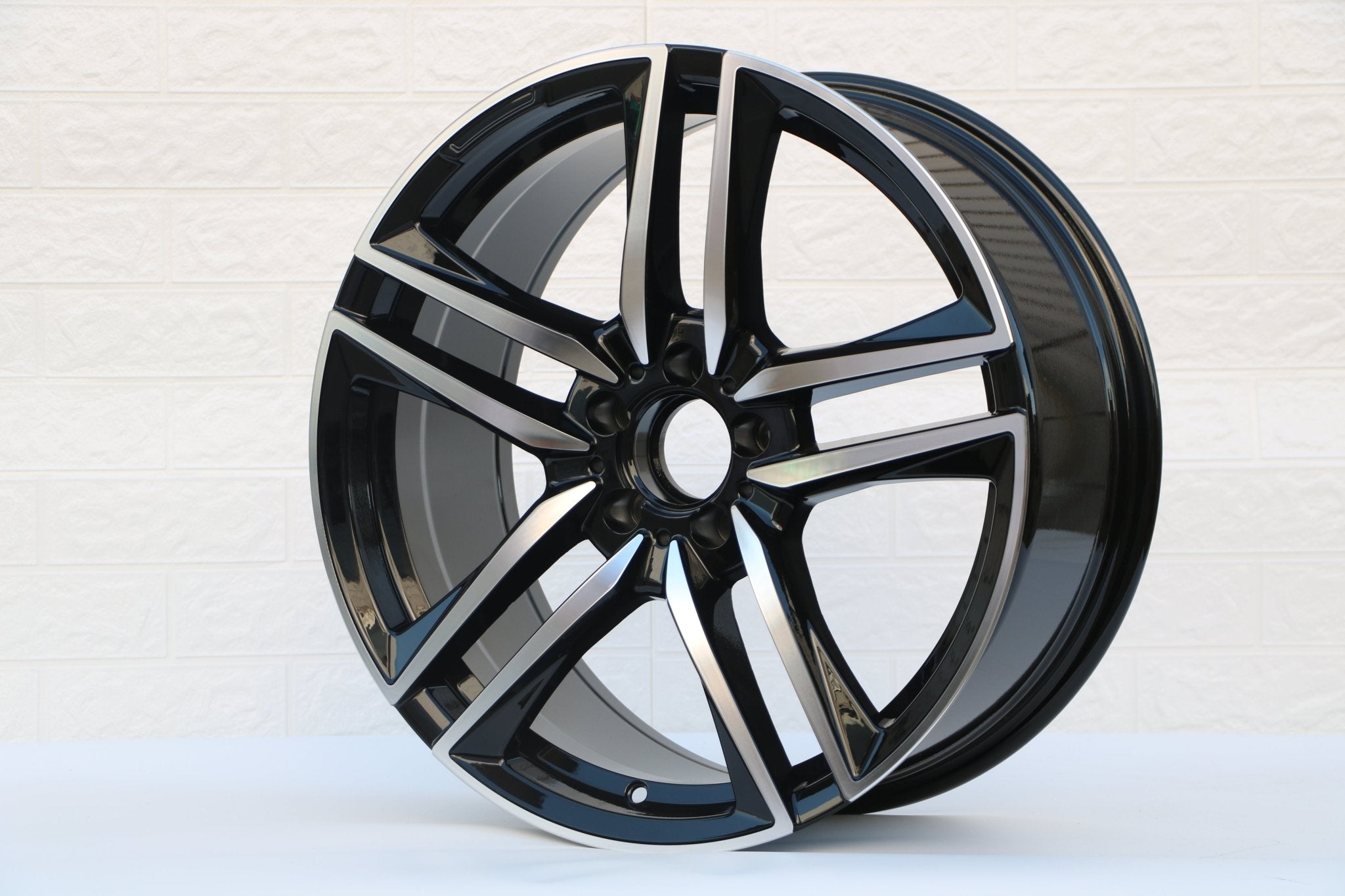 W845 1558 Black Machined Face 19x8.5 ET32 CB66.6 - Gun Hill Tire House (WTW - WHOLESALE TIRES & WHEELS)