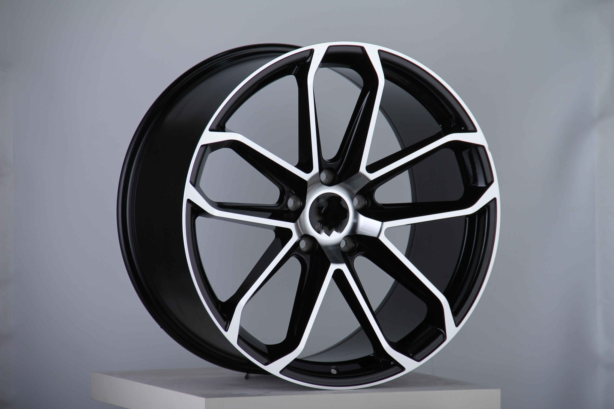 W861 D1869 Black Machine Face 22x10 ET45 5x130 CB71.5 - Gun Hill Tire House (WTW - WHOLESALE TIRES & WHEELS)