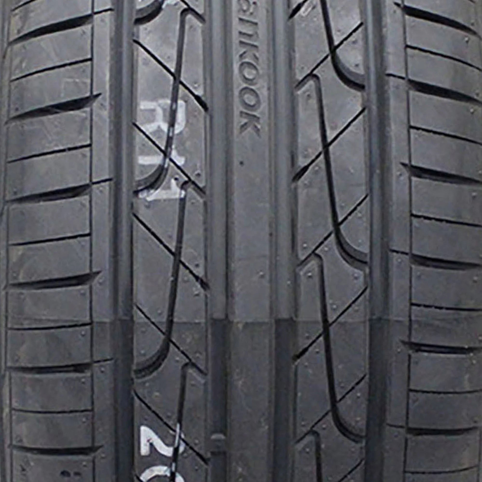 225/45R19 Hankook Ventus V2 Concept2 (H457) UHP 96W XL Passenger Tire - Gun Hill Tire House (WTW - WHOLESALE TIRES & WHEELS)