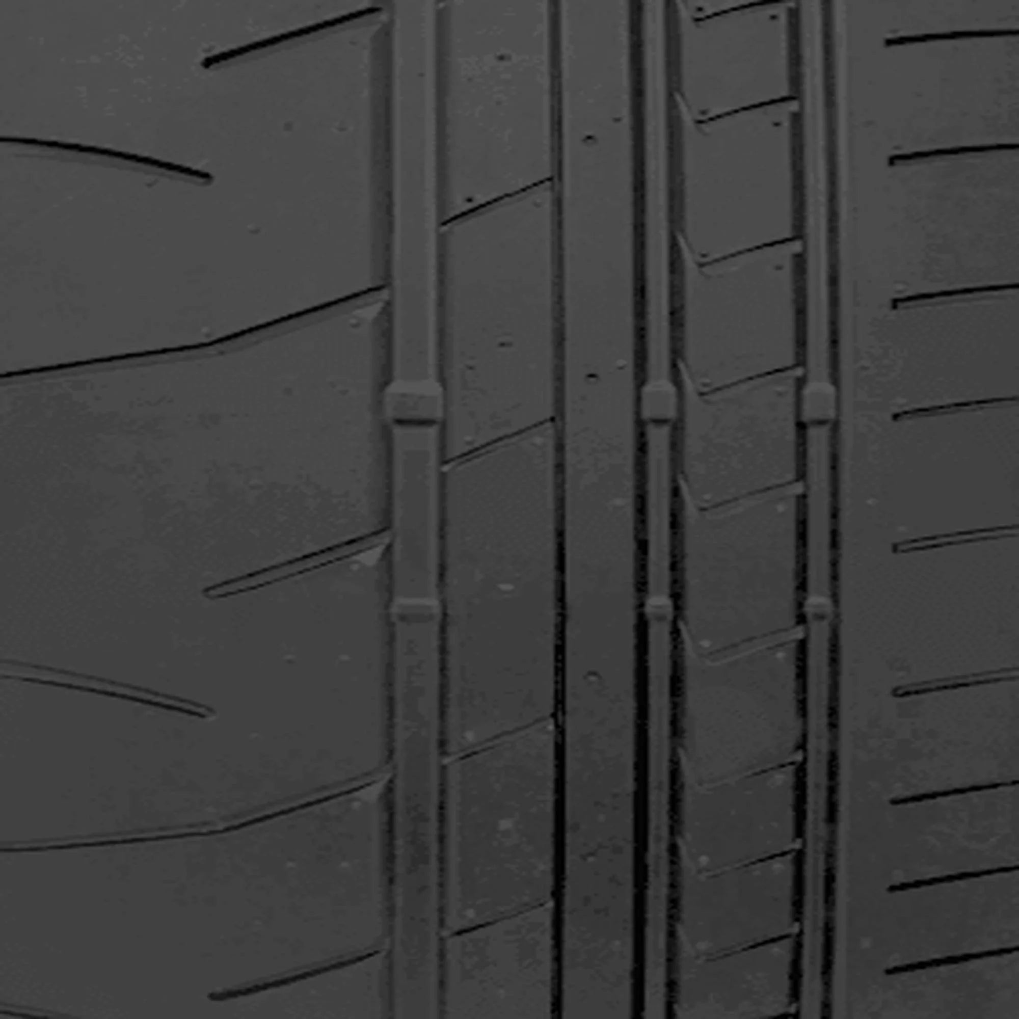 285/35ZR20 Bridgestone Potenza RE070R R2 RFT Performance (100Y) Passenger Tire - Gun Hill Tire House (WTW - WHOLESALE TIRES & WHEELS)