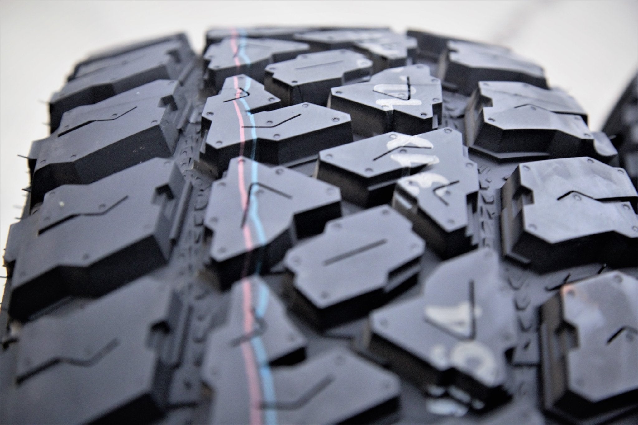 LT275/65R20 Kumho Road Venture MT71 Mud Terrain 126/123Q E Light Truck Tire - Gun Hill Tire House (WTW - WHOLESALE TIRES & WHEELS)