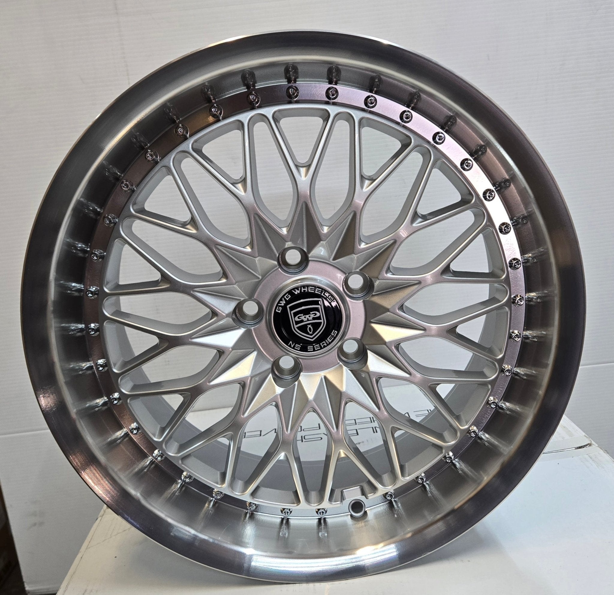 GWG NS5 18X8.5 5X114.3 SILVER MACHINED FACE - Gun Hill Tire House (WTW - WHOLESALE TIRES & WHEELS)