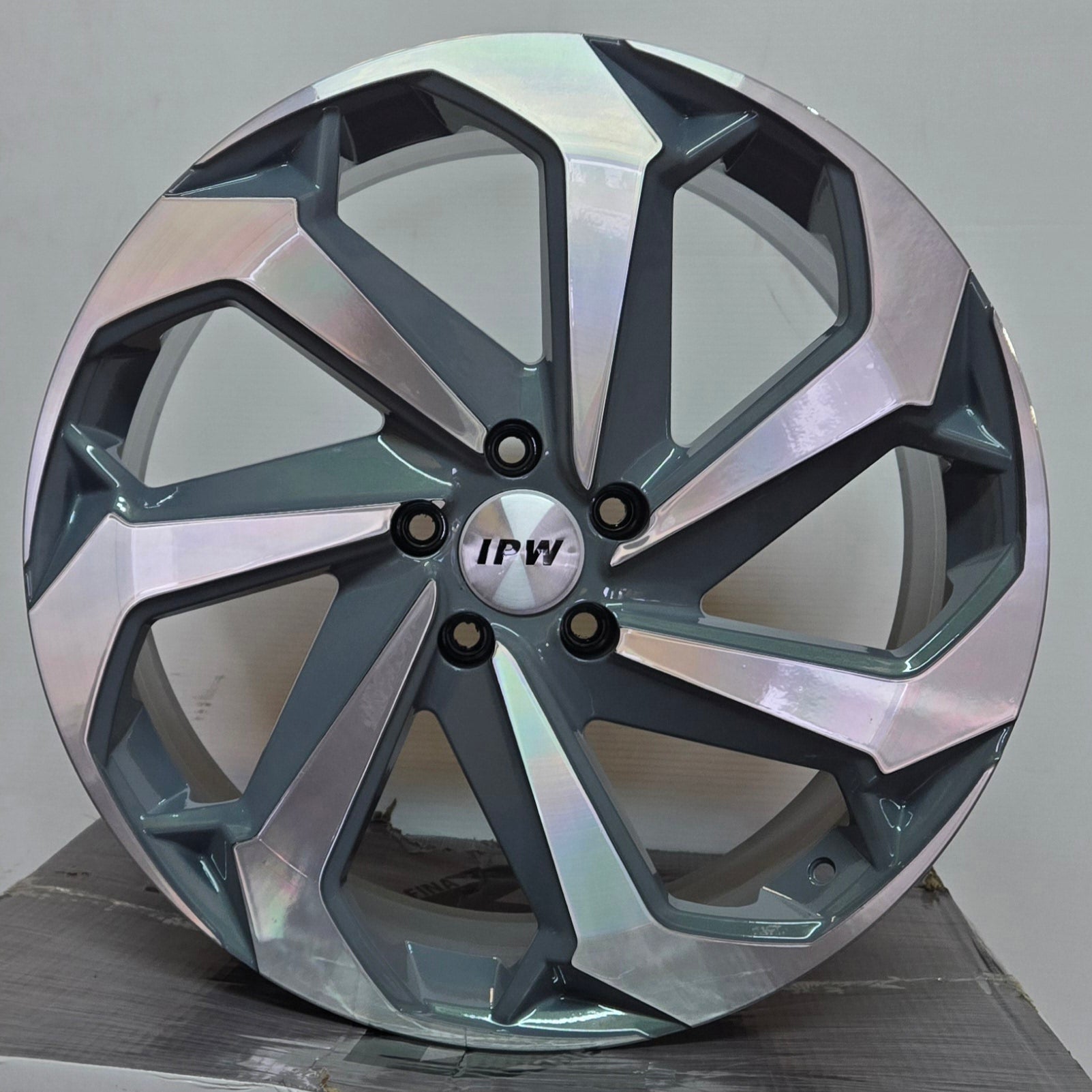 WCL601 20X8.5 5X114.3 GOLD METAL - Gun Hill Tire House (WTW - WHOLESALE TIRES & WHEELS)