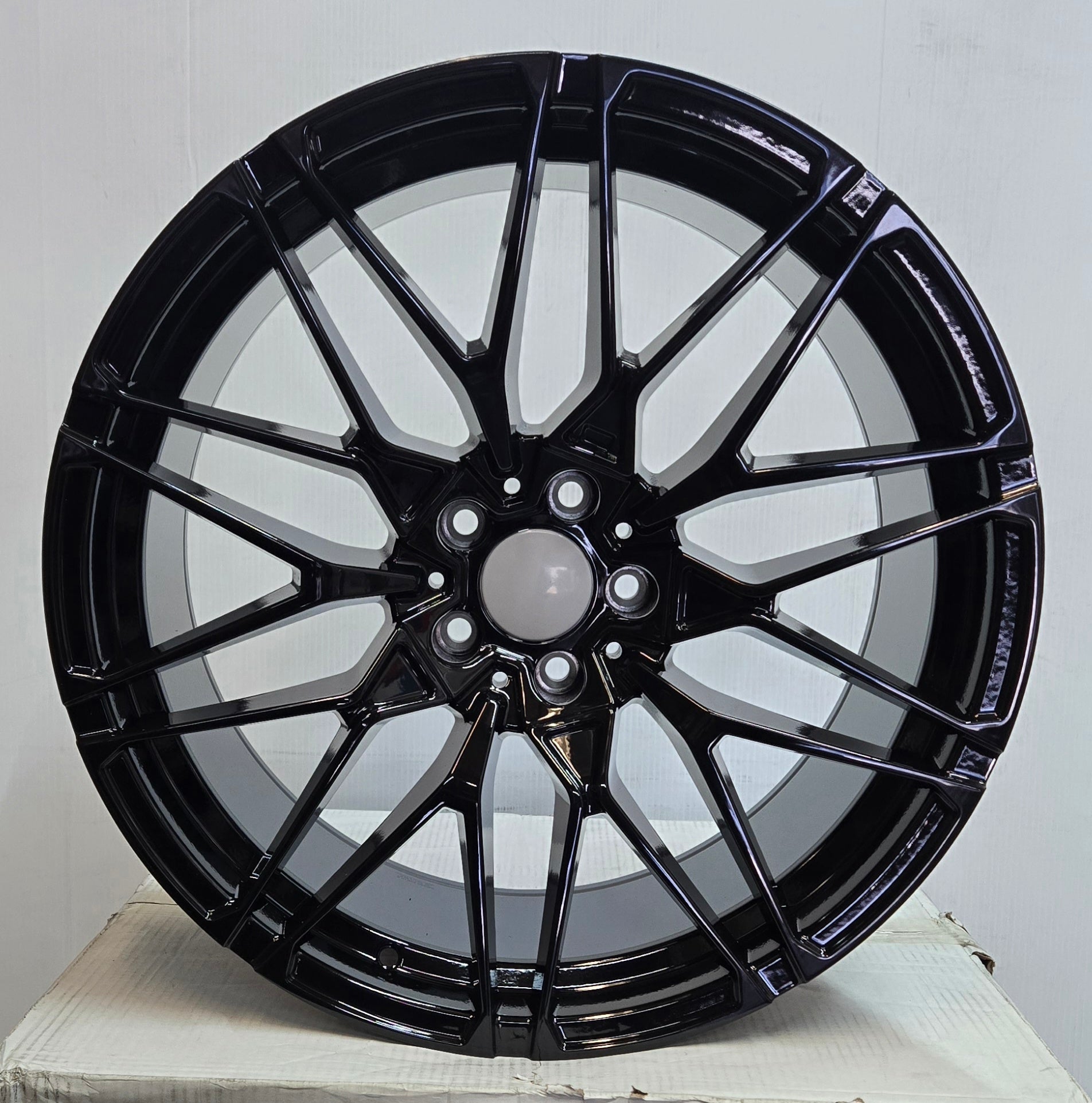 OE - 0295 818M 20X9.0 5X112 PIANO BLACK - Gun Hill Tire House (WTW - WHOLESALE TIRES & WHEELS)