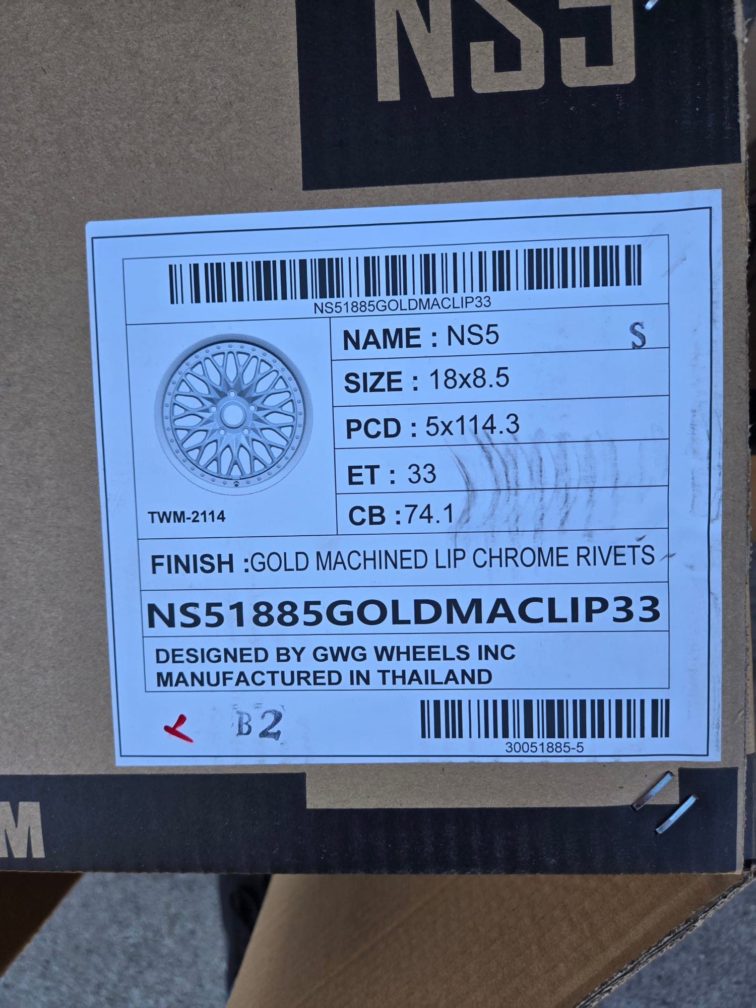 GWG NS5 18X8.5 5X114.3 GOLD MACHINED CHROME RIVETS - Gun Hill Tire House (WTW - WHOLESALE TIRES & WHEELS)