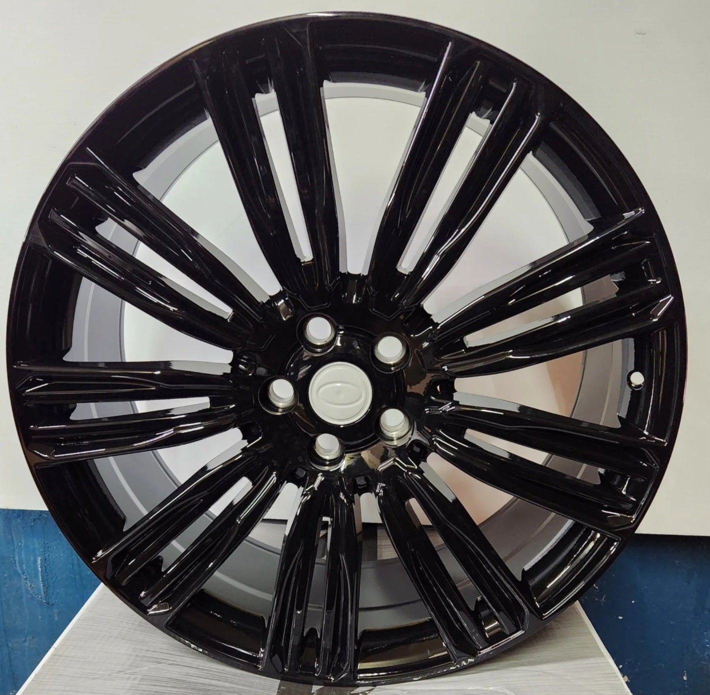 H716F VELAR - DYNAMIC HSE REP 22X9.5 5X120 PIANO BLACK - Gun Hill Tire House (WTW - WHOLESALE TIRES & WHEELS)