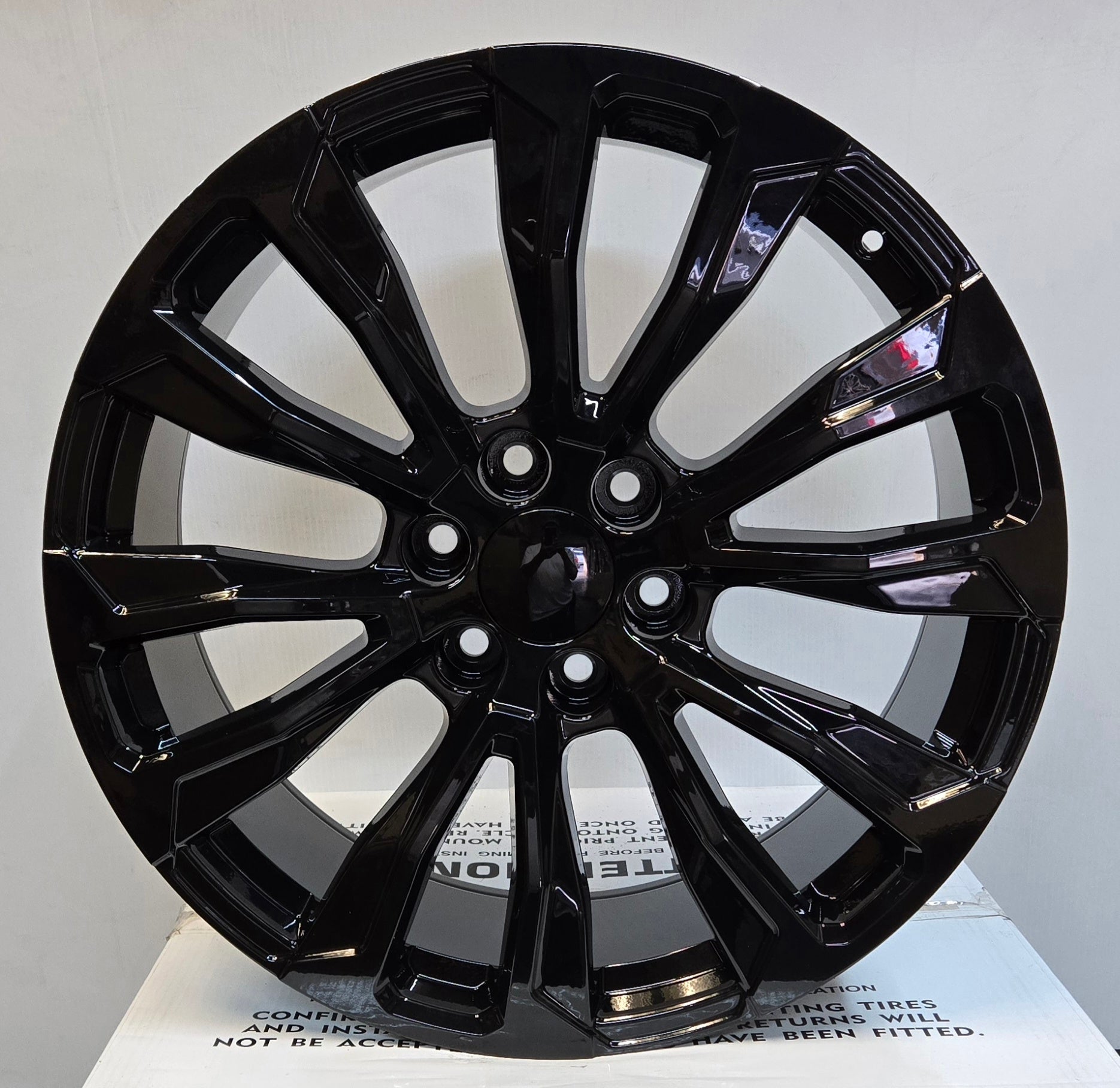 H678 6 V - SPOKE 24x10 6x139.7 GLOSS BLACK MACHINED FACE - Gun Hill Tire House (WTW - WHOLESALE TIRES & WHEELS)