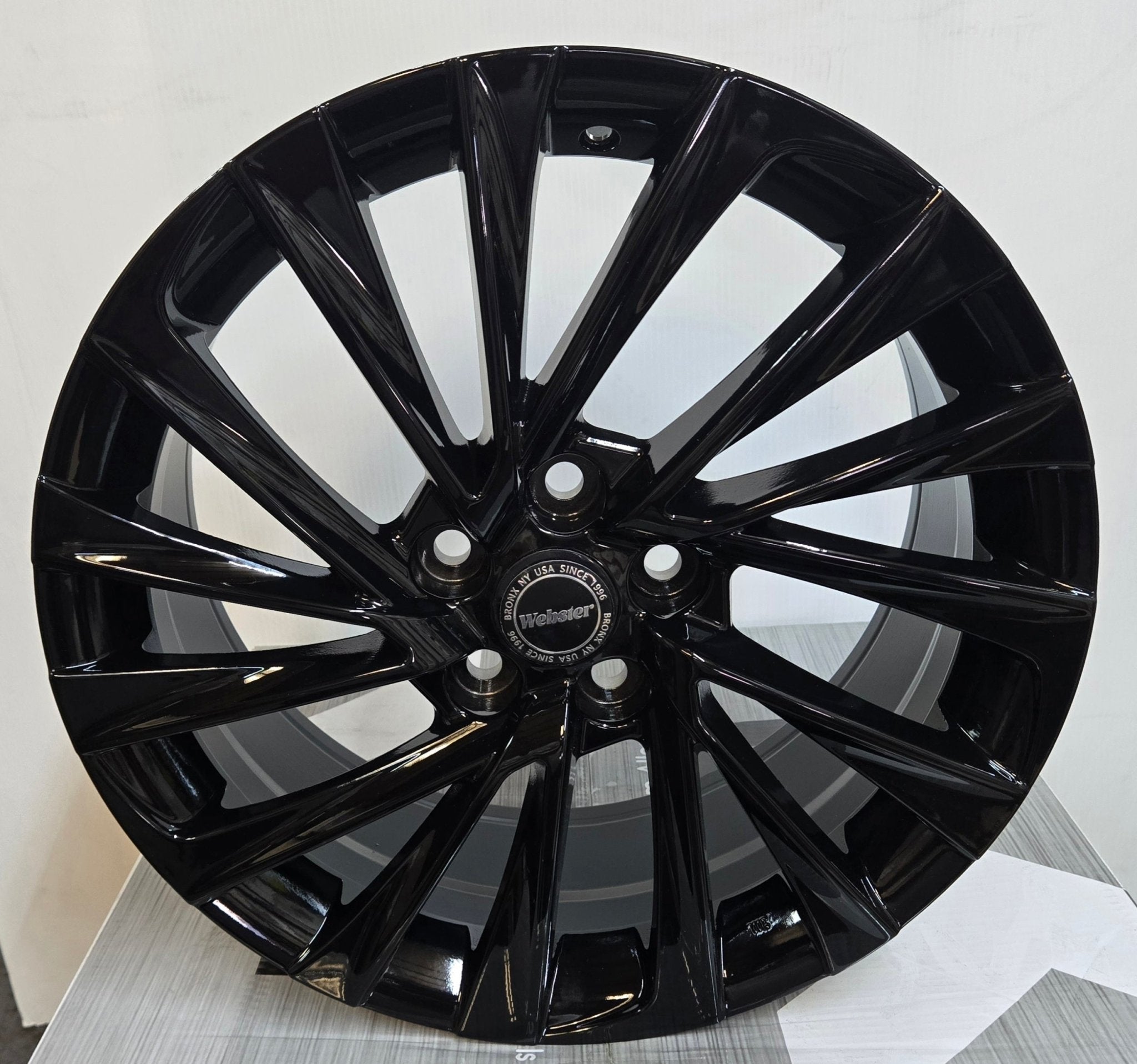 H898F 18X8.0 5X114.3 PIANO BLACK - Gun Hill Tire House (WTW - WHOLESALE TIRES & WHEELS)