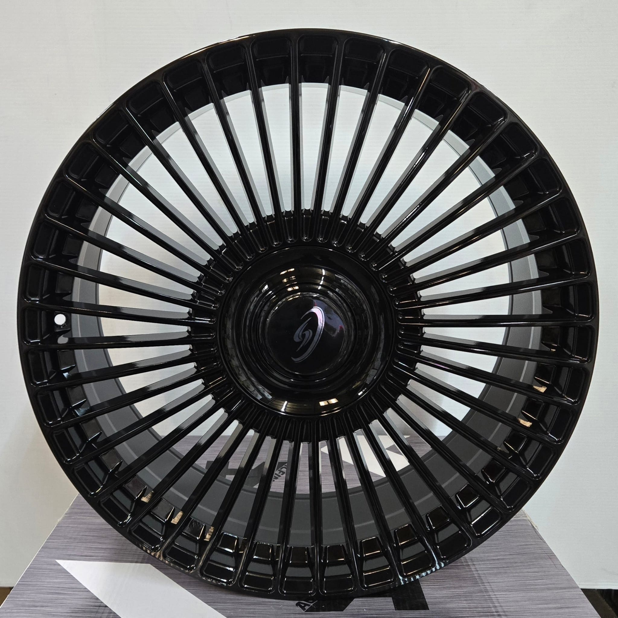 FF77 22X9.0 5X112 5X114.3 5X120 PIANO BLACK FLOATING CAP - Gun Hill Tire House (WTW - WHOLESALE TIRES & WHEELS)