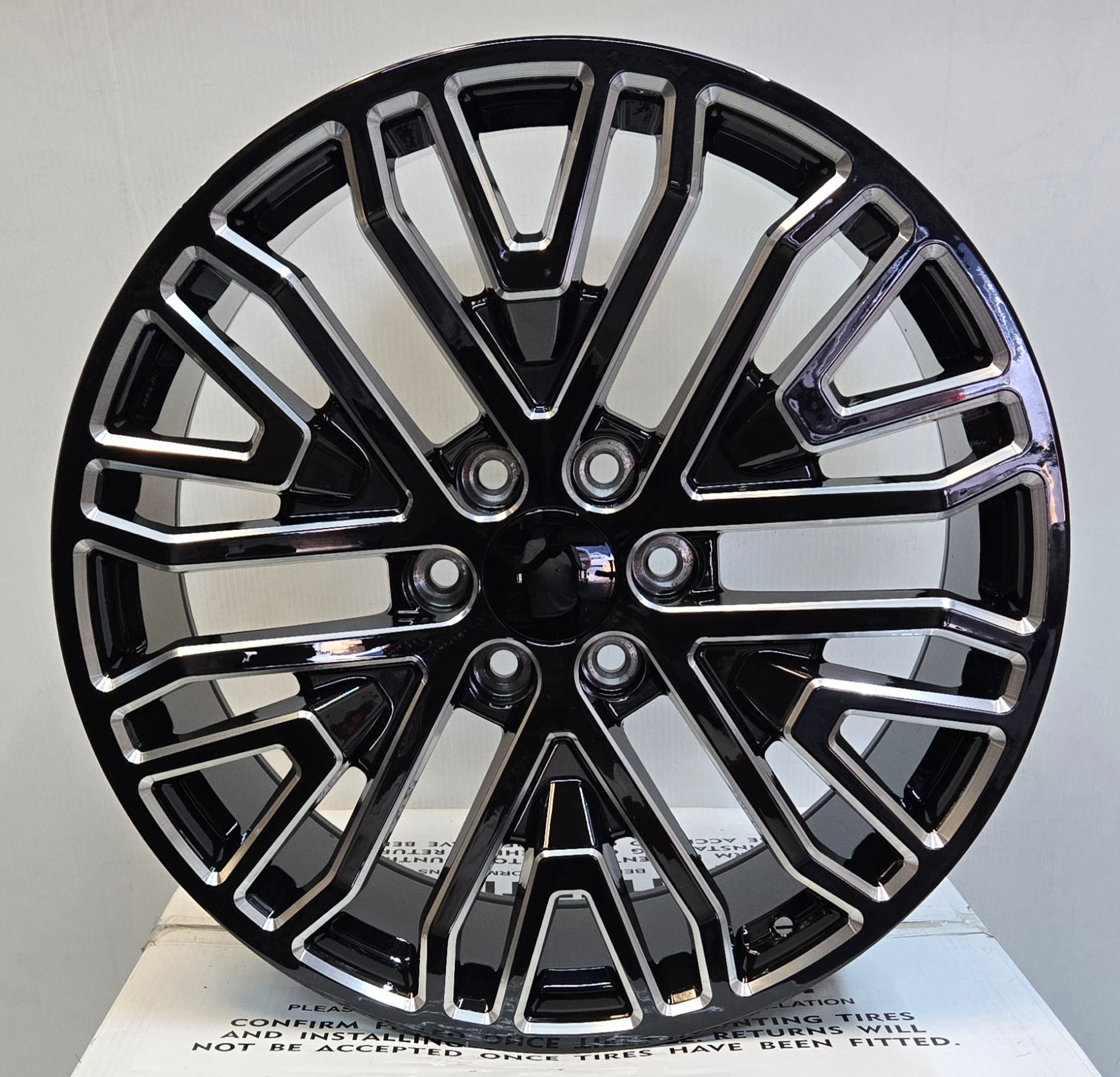 OE - 0317 GMC DENALI 22x9.0 6x139.7 GLOSS BLACK MILLING SPOKES - Gun Hill Tire House (WTW - WHOLESALE TIRES & WHEELS)
