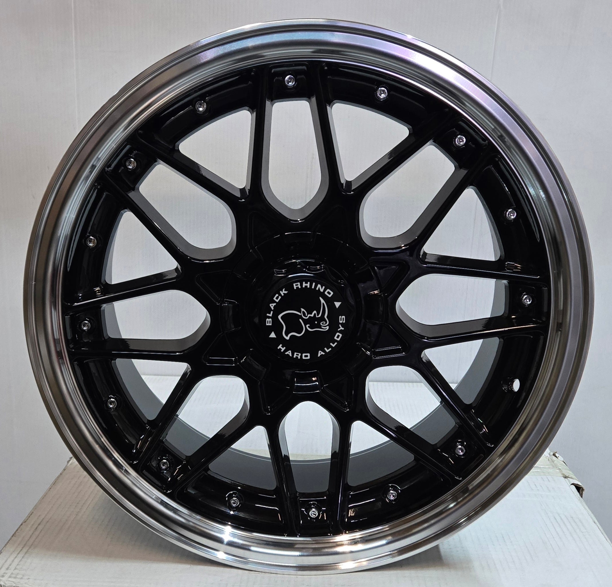 W025 SSA06 18X8.0 5X112 5X114.3 5X120 BLACK MACHINE LIP - Gun Hill Tire House (WTW - WHOLESALE TIRES & WHEELS)