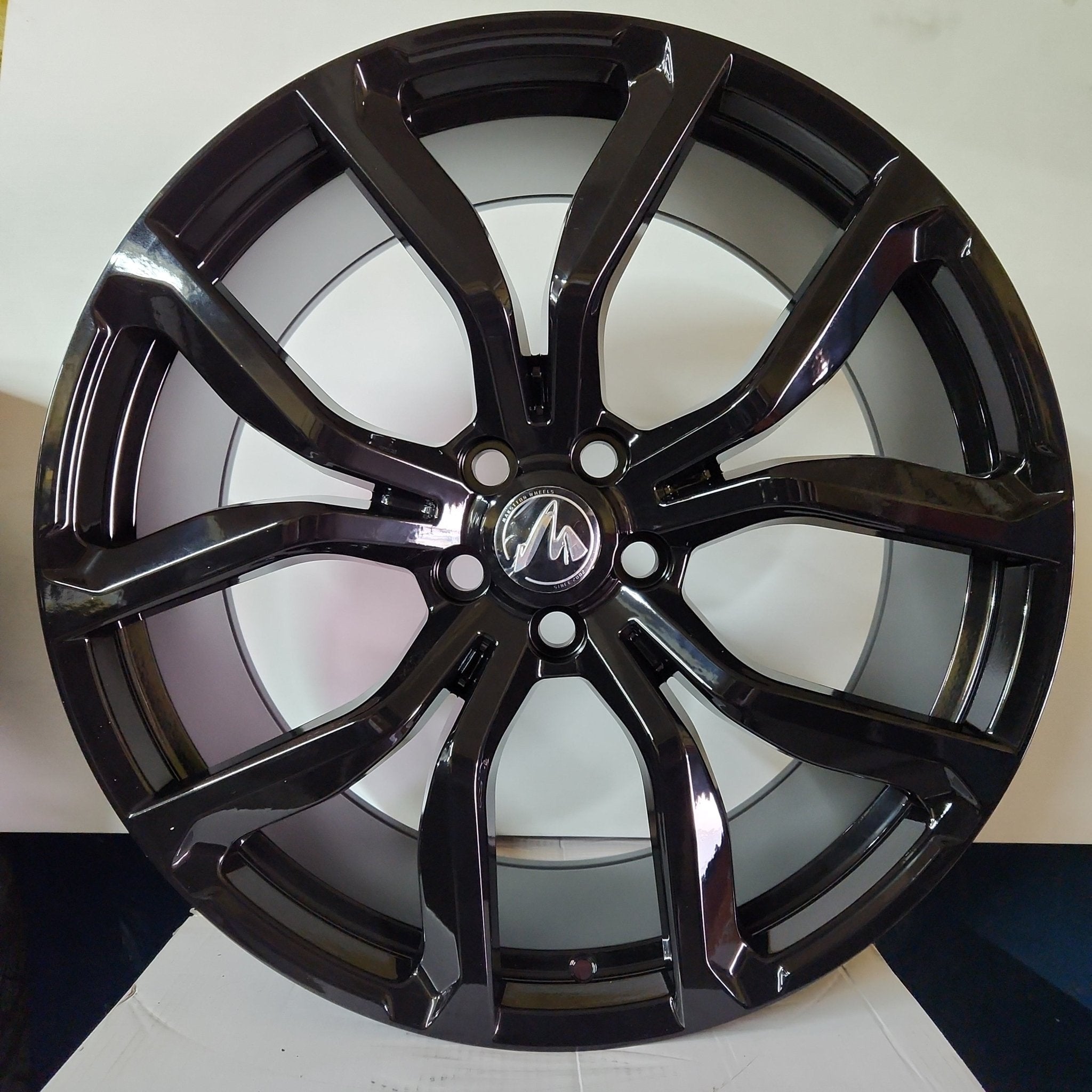 W782 22X9.5 5X120 GLOSS BLACK - Gun Hill Tire House (WTW - WHOLESALE TIRES & WHEELS)