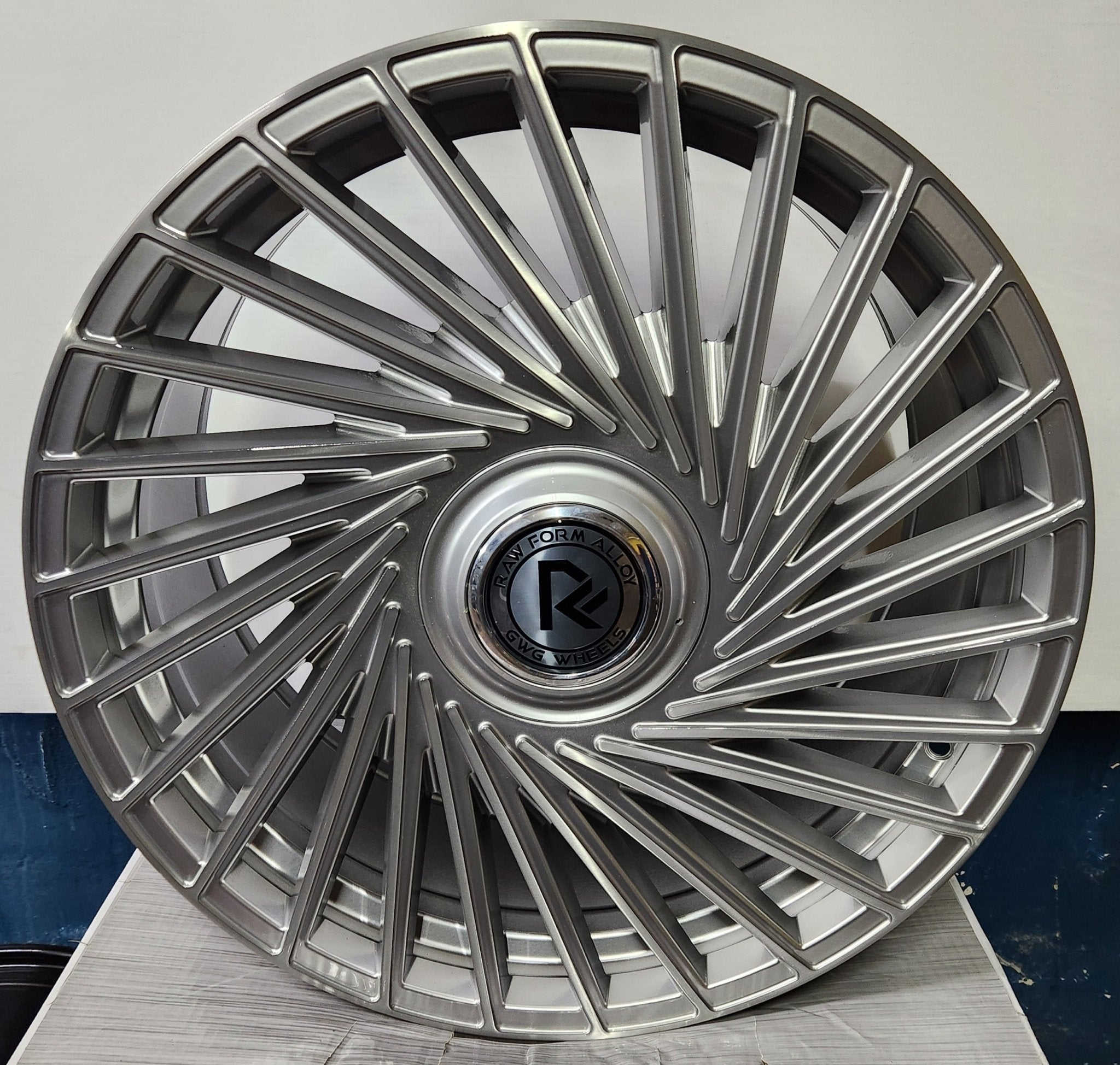 GWG RF2 20×9.0 5X114.3  HYPER SILVER BRUSHED FACE